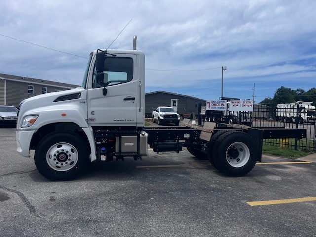 2026 Hino XL7 - image 7