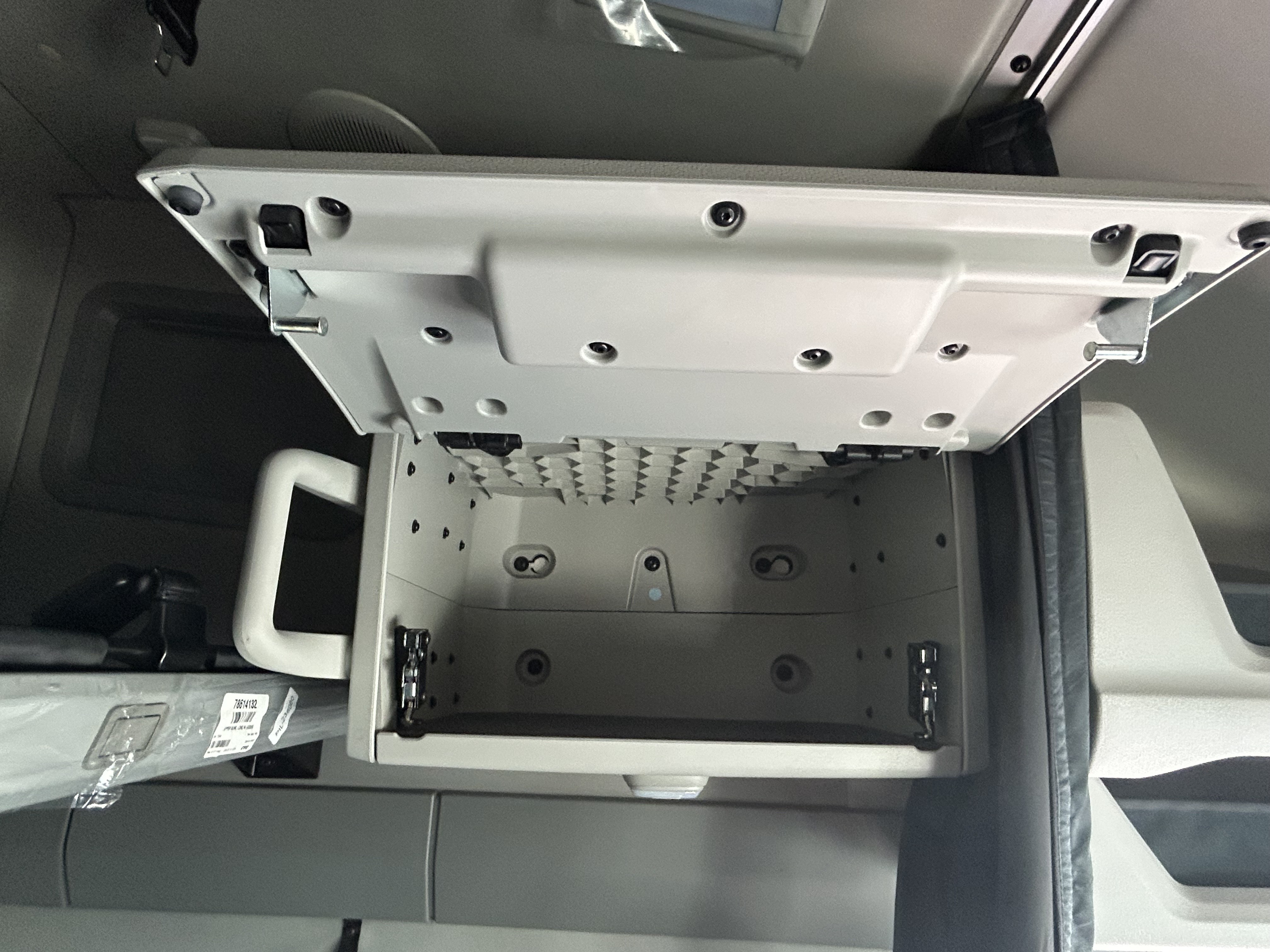 2025 Volvo - image 15