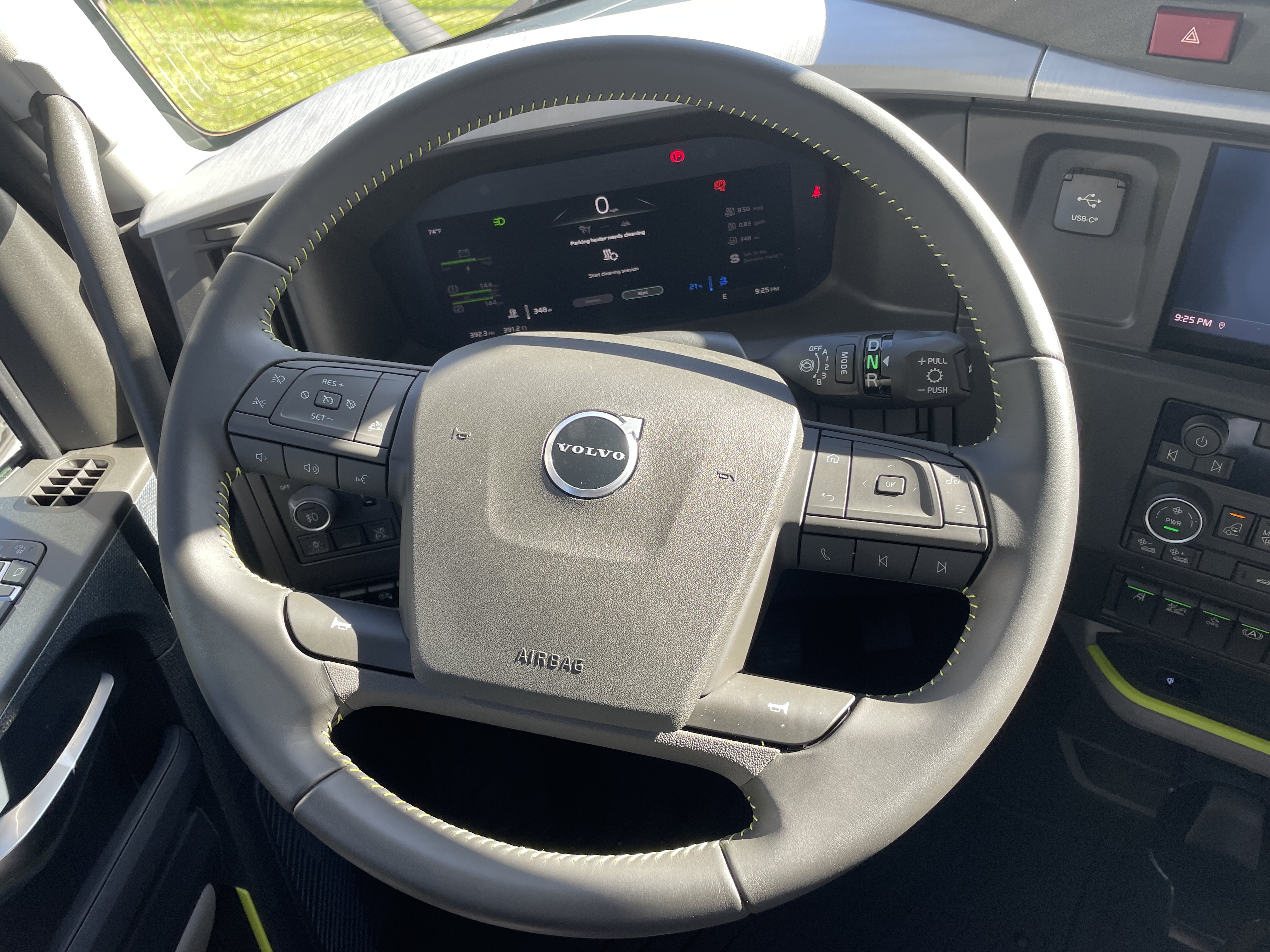 2026 Volvo - image 11