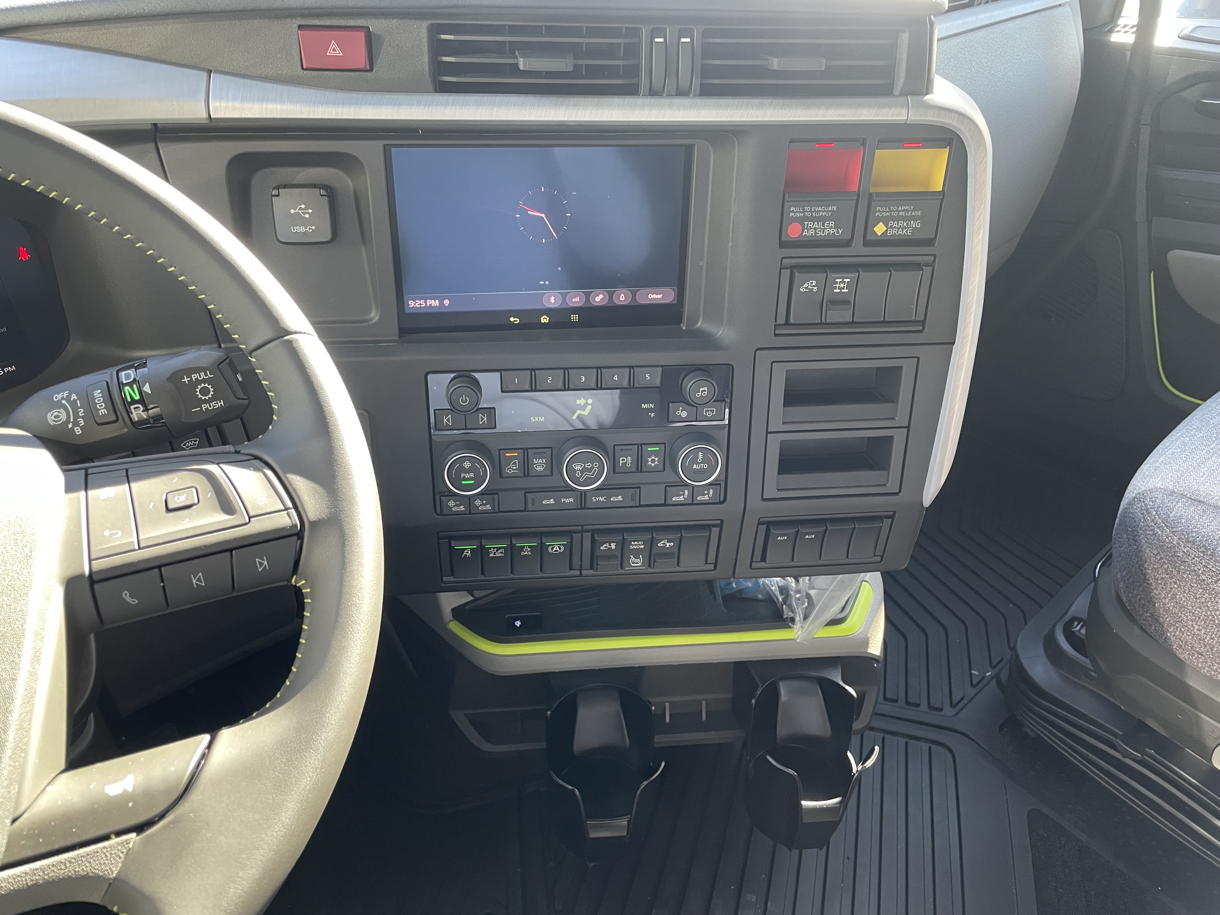 2026 Volvo - image 12