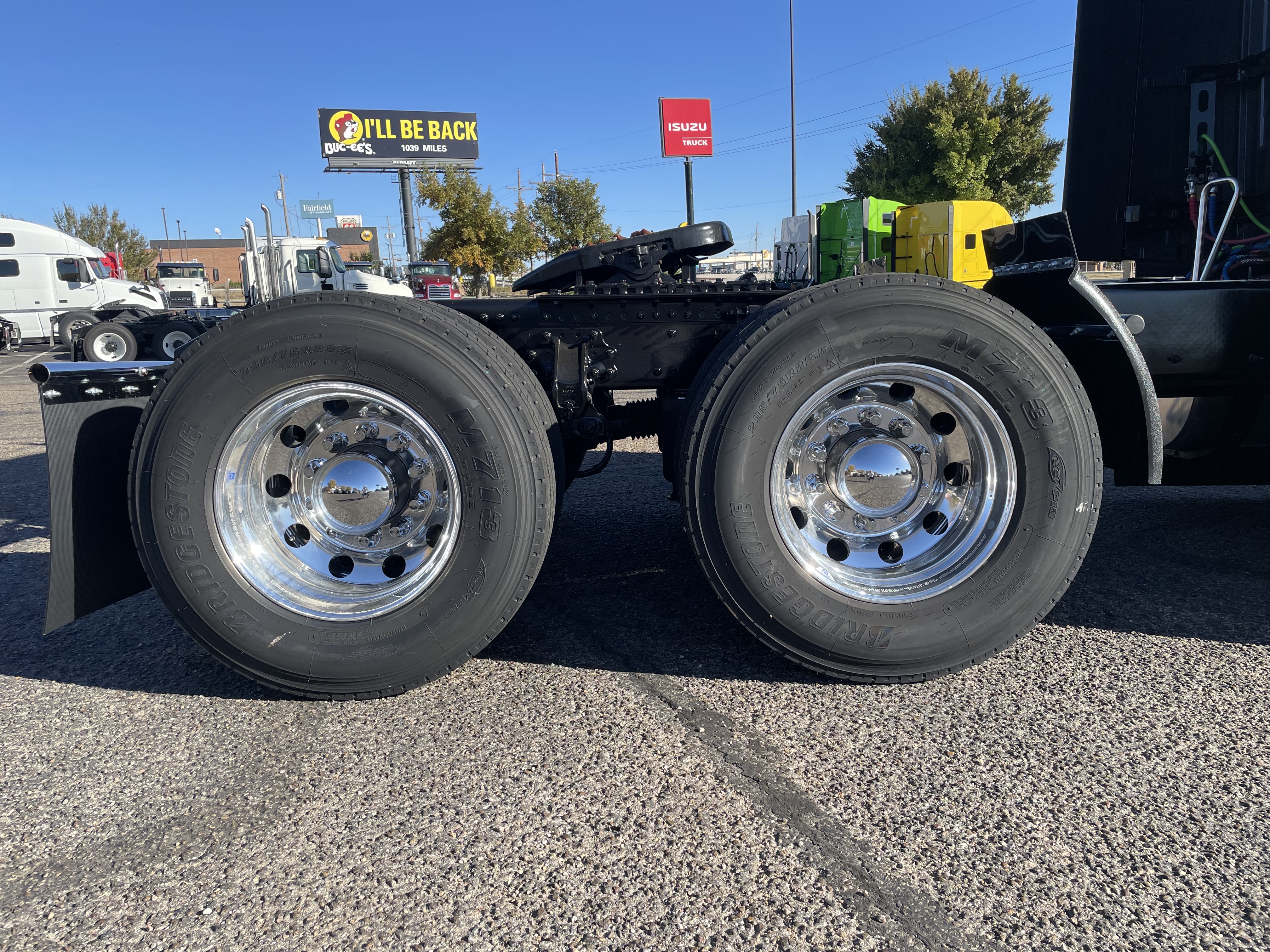 2026 Volvo - image 8