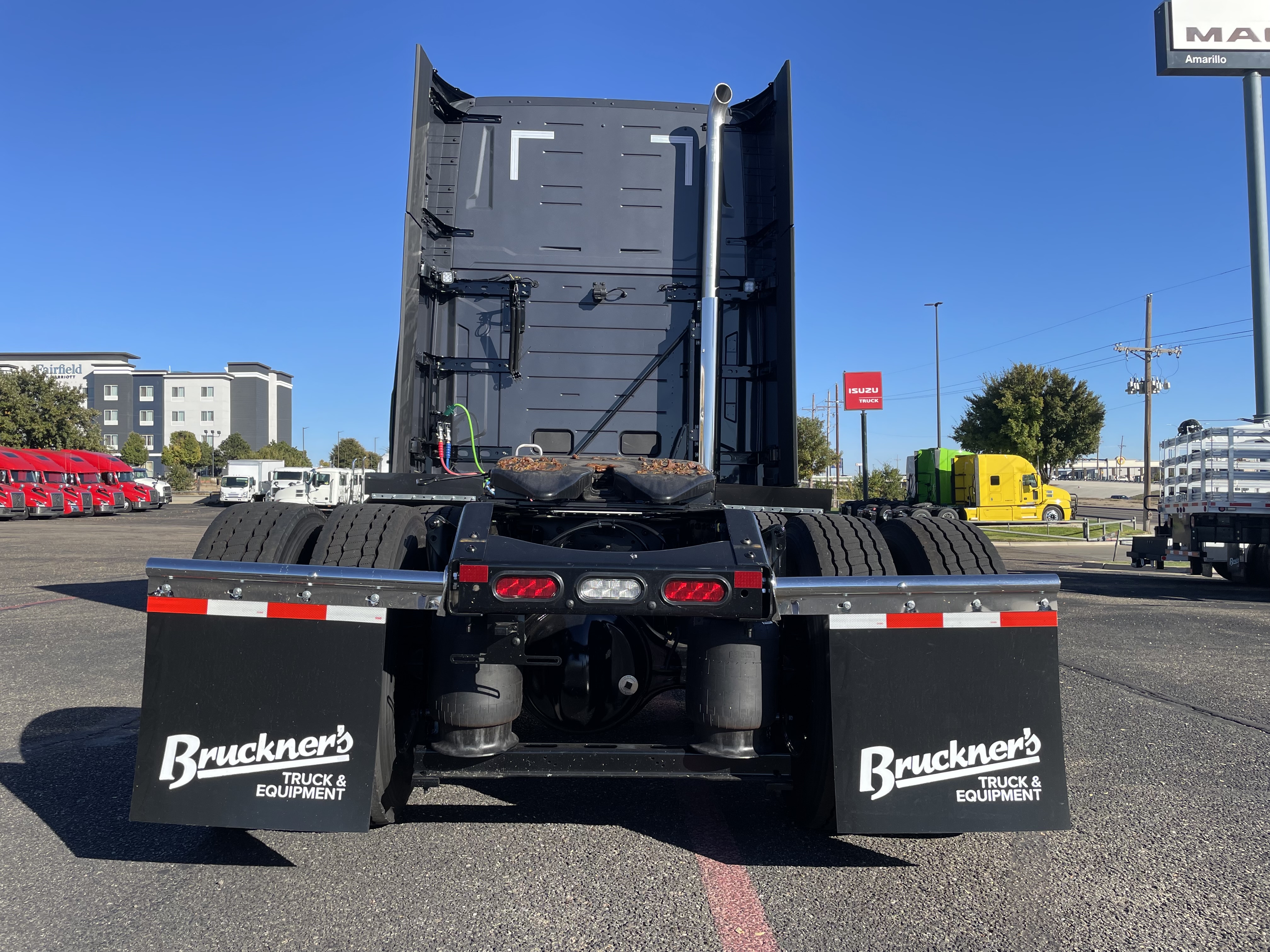 2026 Volvo - image 10