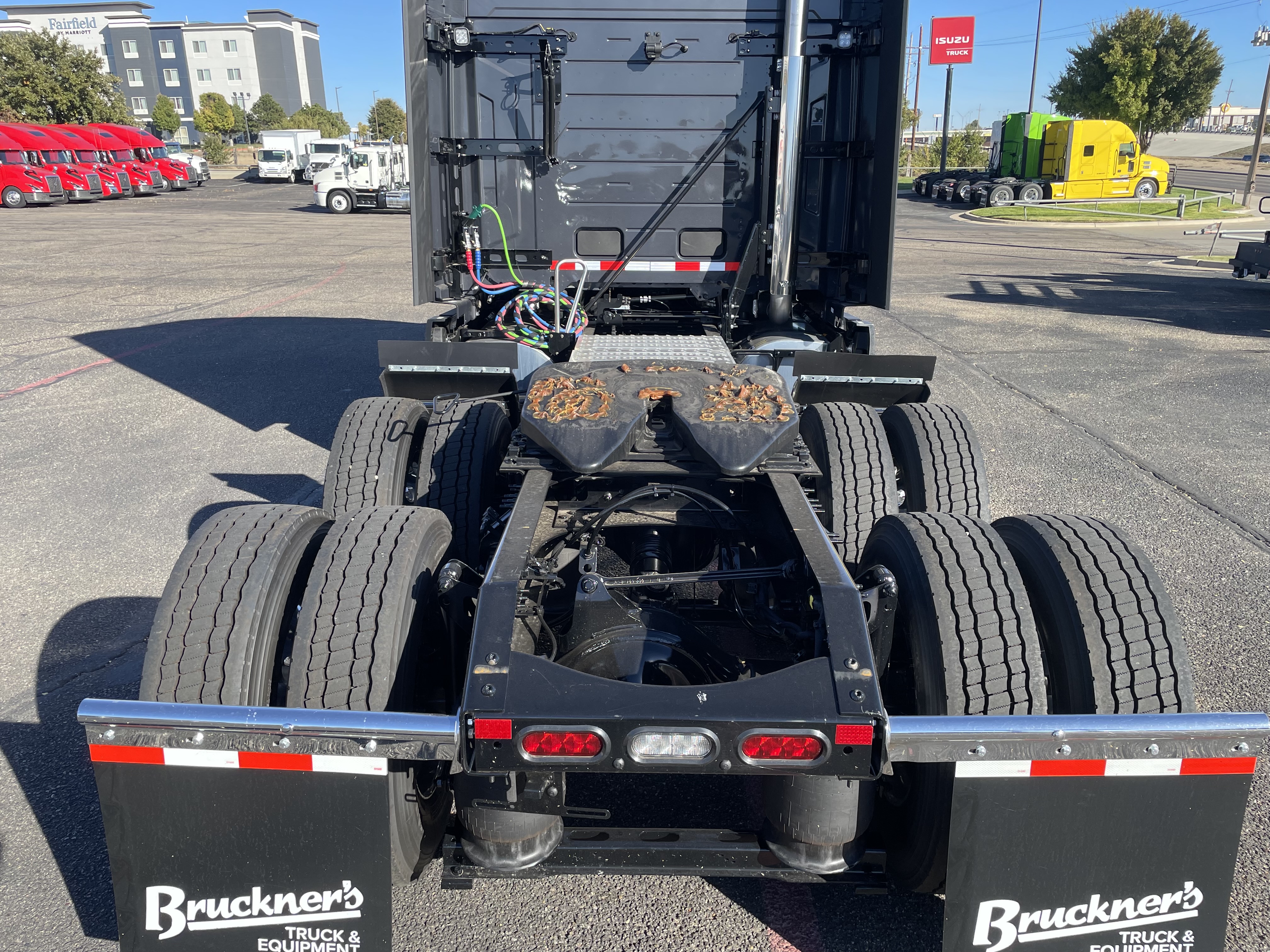 2026 Volvo - image 9