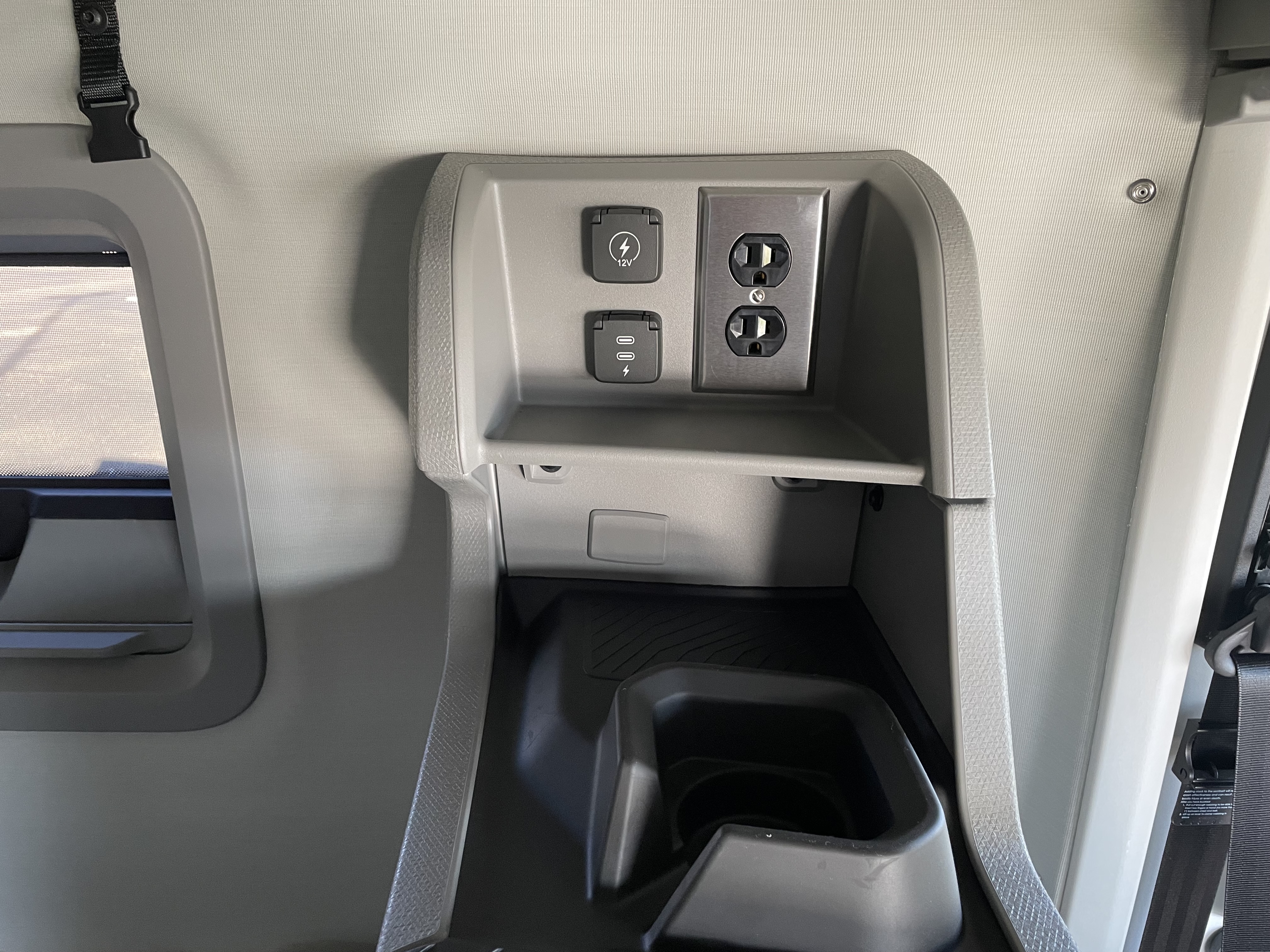 2026 Volvo - image 21