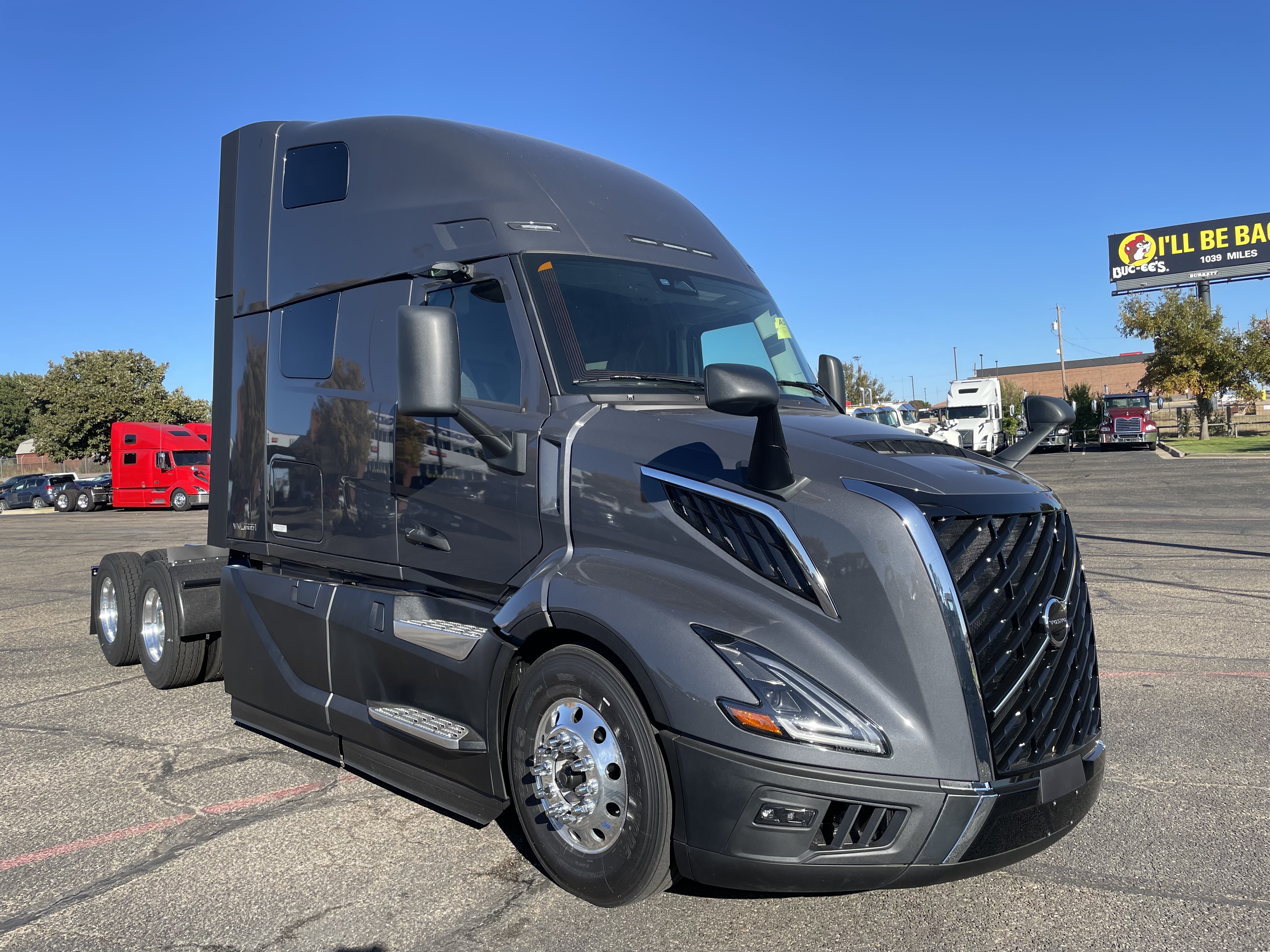 2026 Volvo - image 3