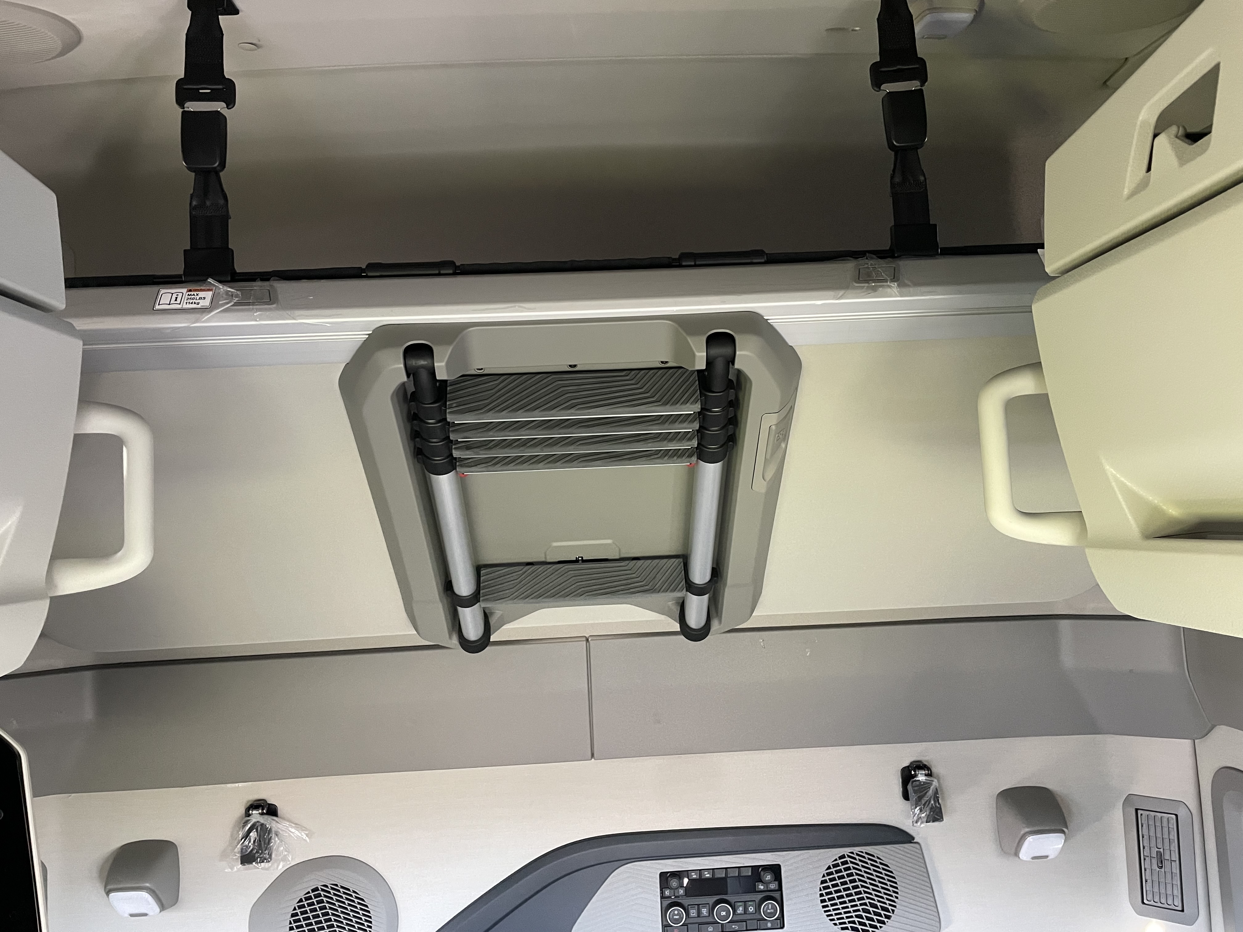 2026 Volvo - image 18