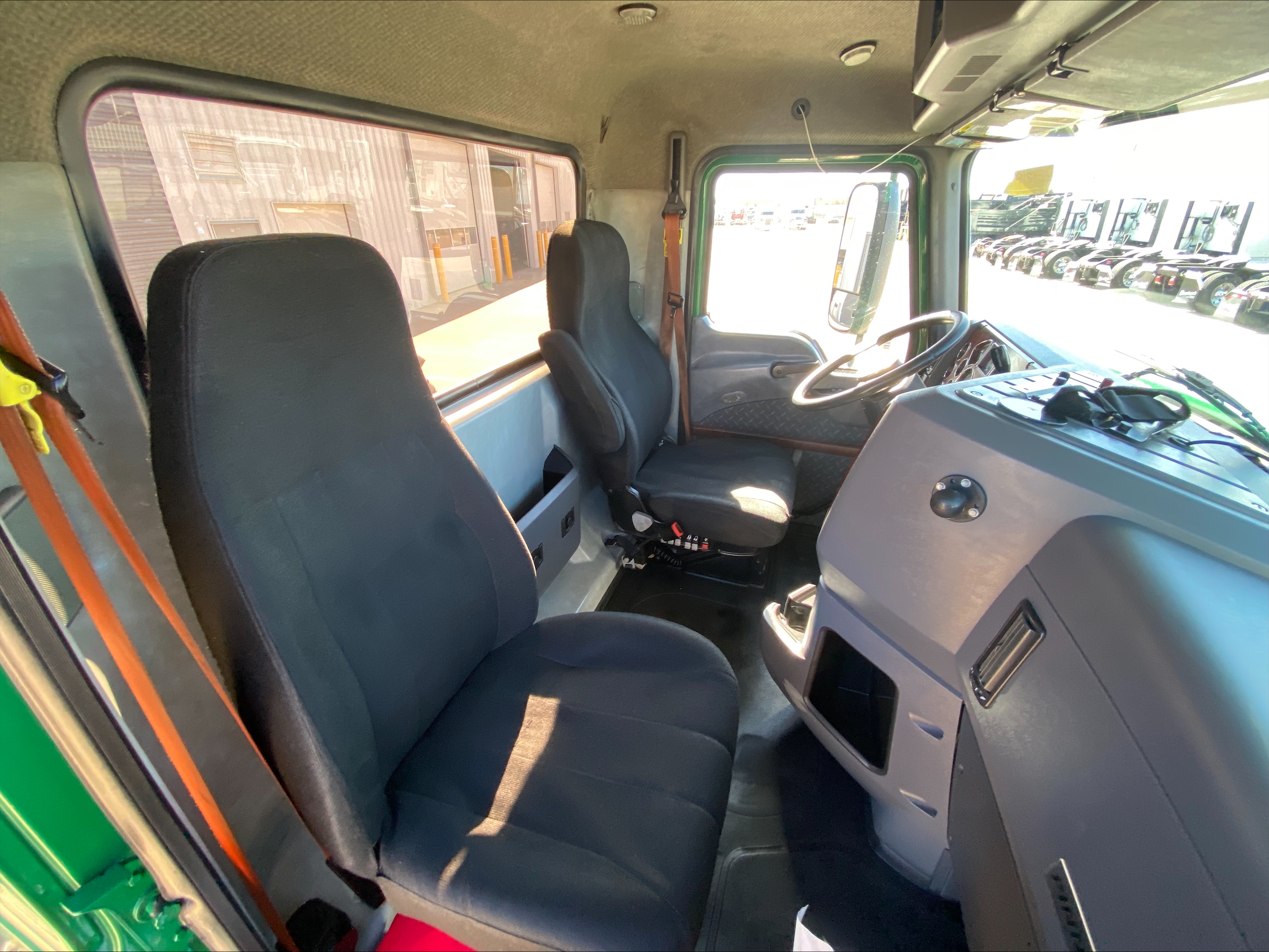 2018 Mack - image 14