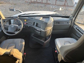 2023 Volvo - image 14