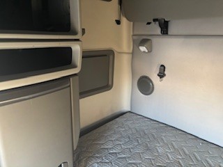 2023 Volvo - image 15