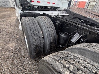 2023 Volvo - image 9