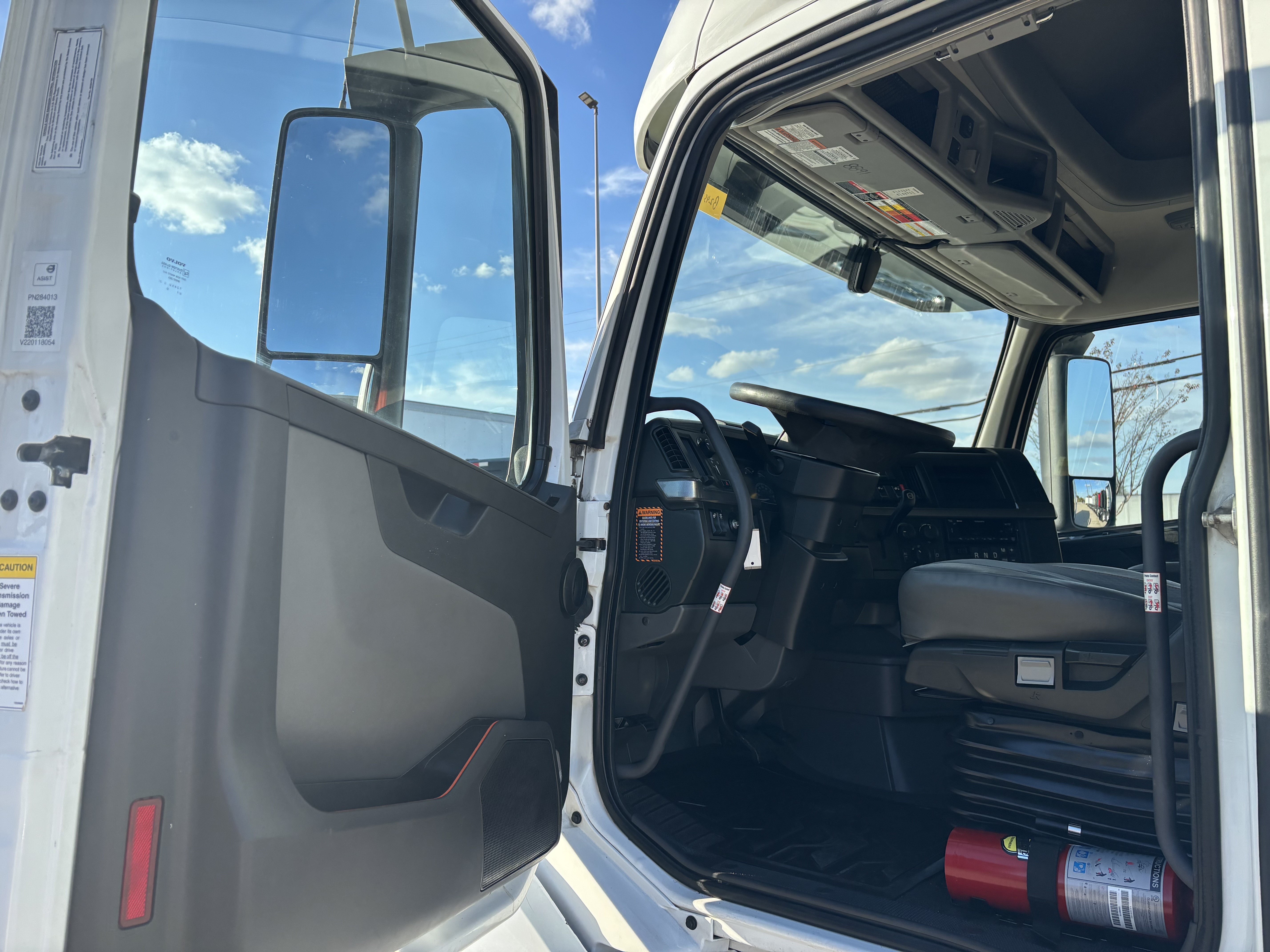 2023 Volvo - image 20