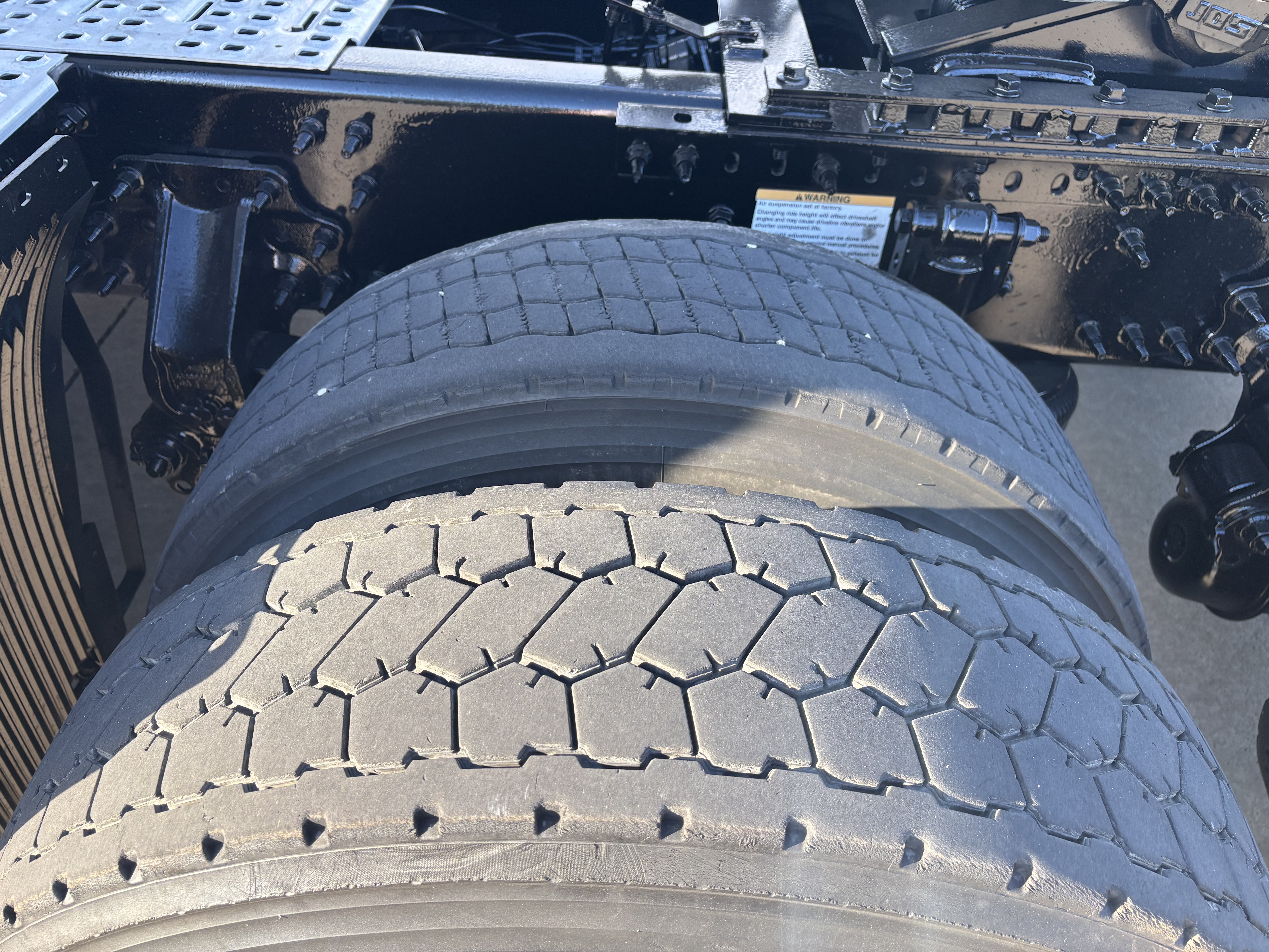 2023 Volvo - image 15