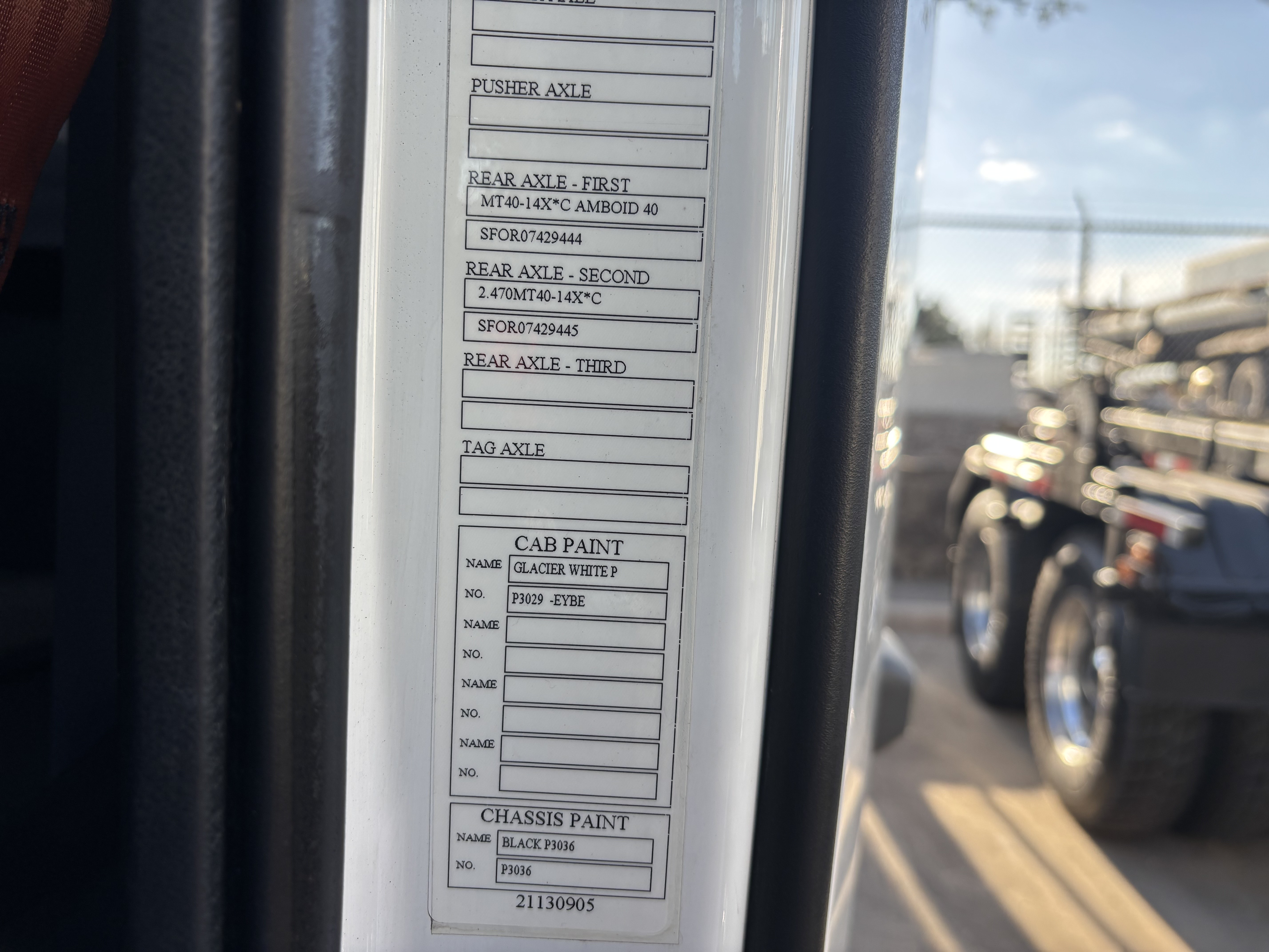 2023 Volvo - image 31