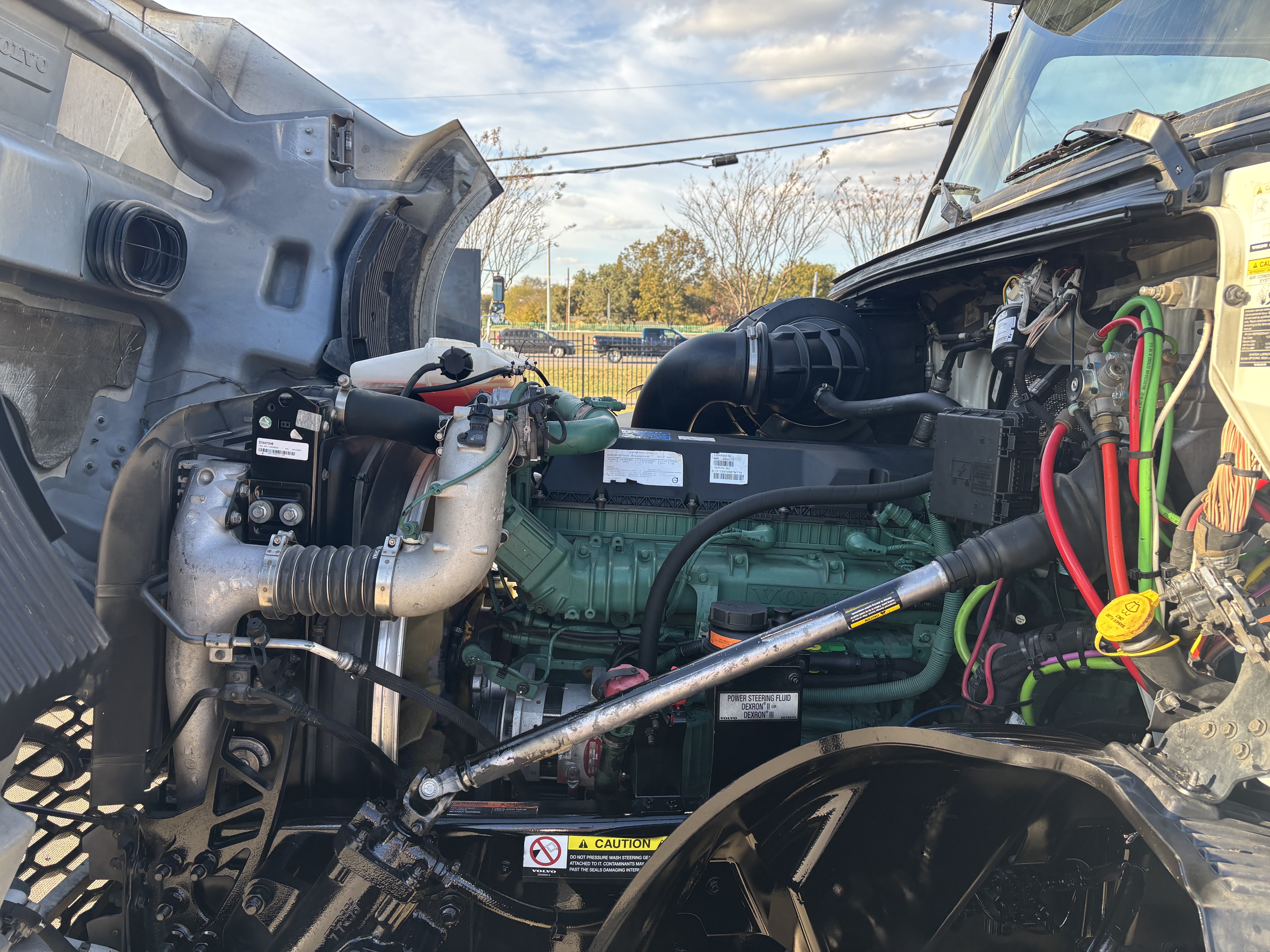 2023 Volvo - image 9