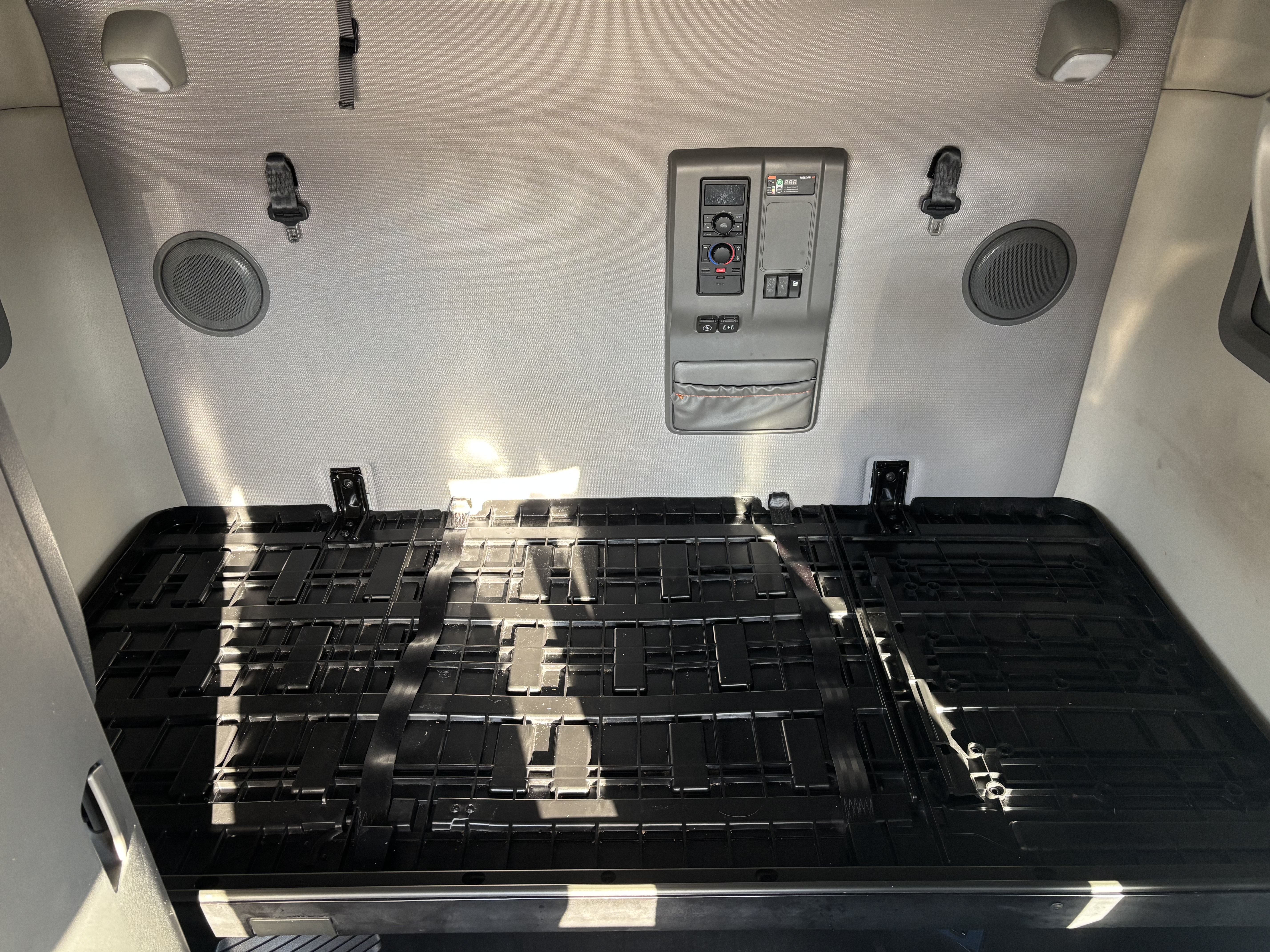 2023 Volvo - image 24