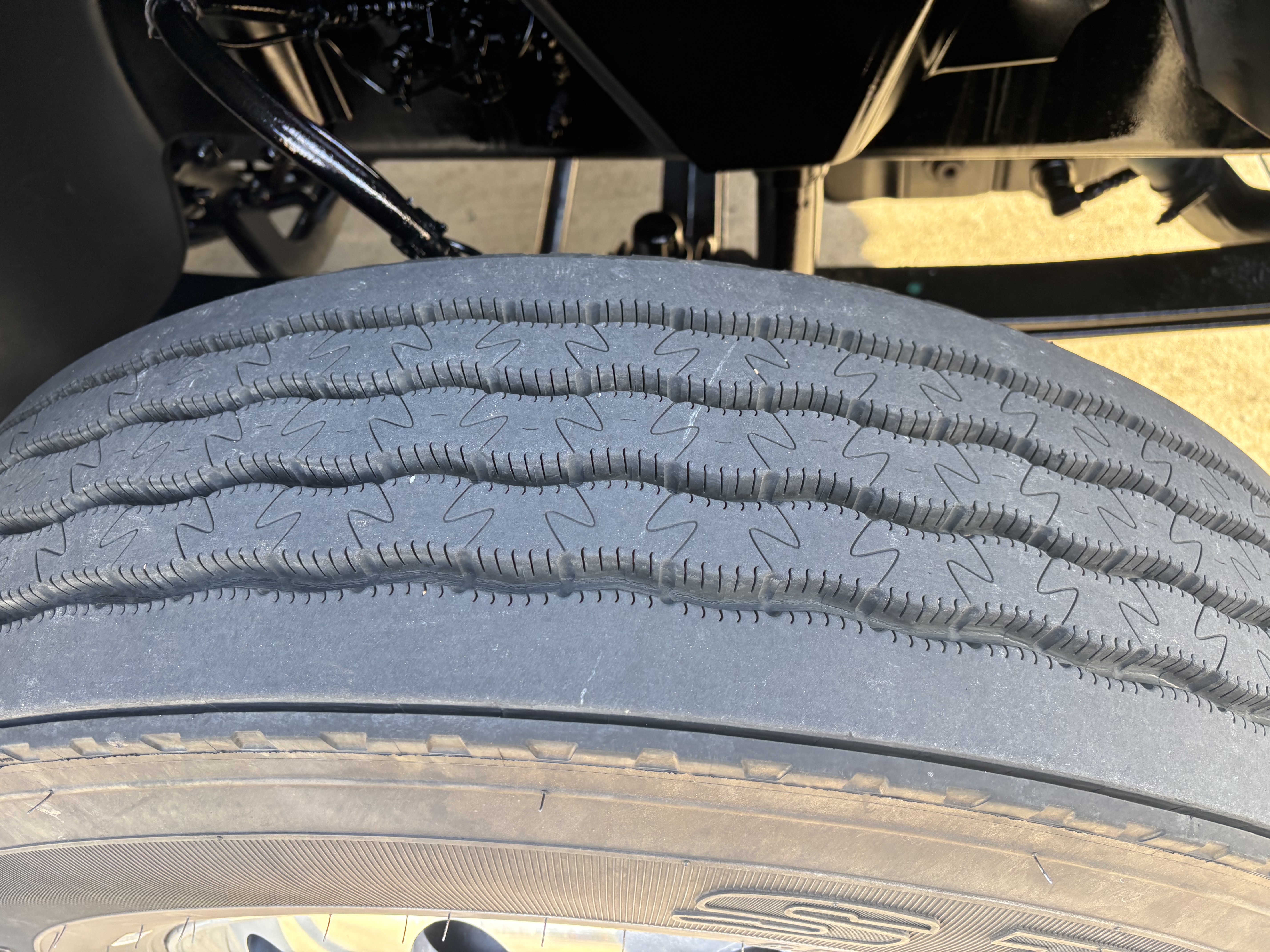 2023 Volvo - image 11