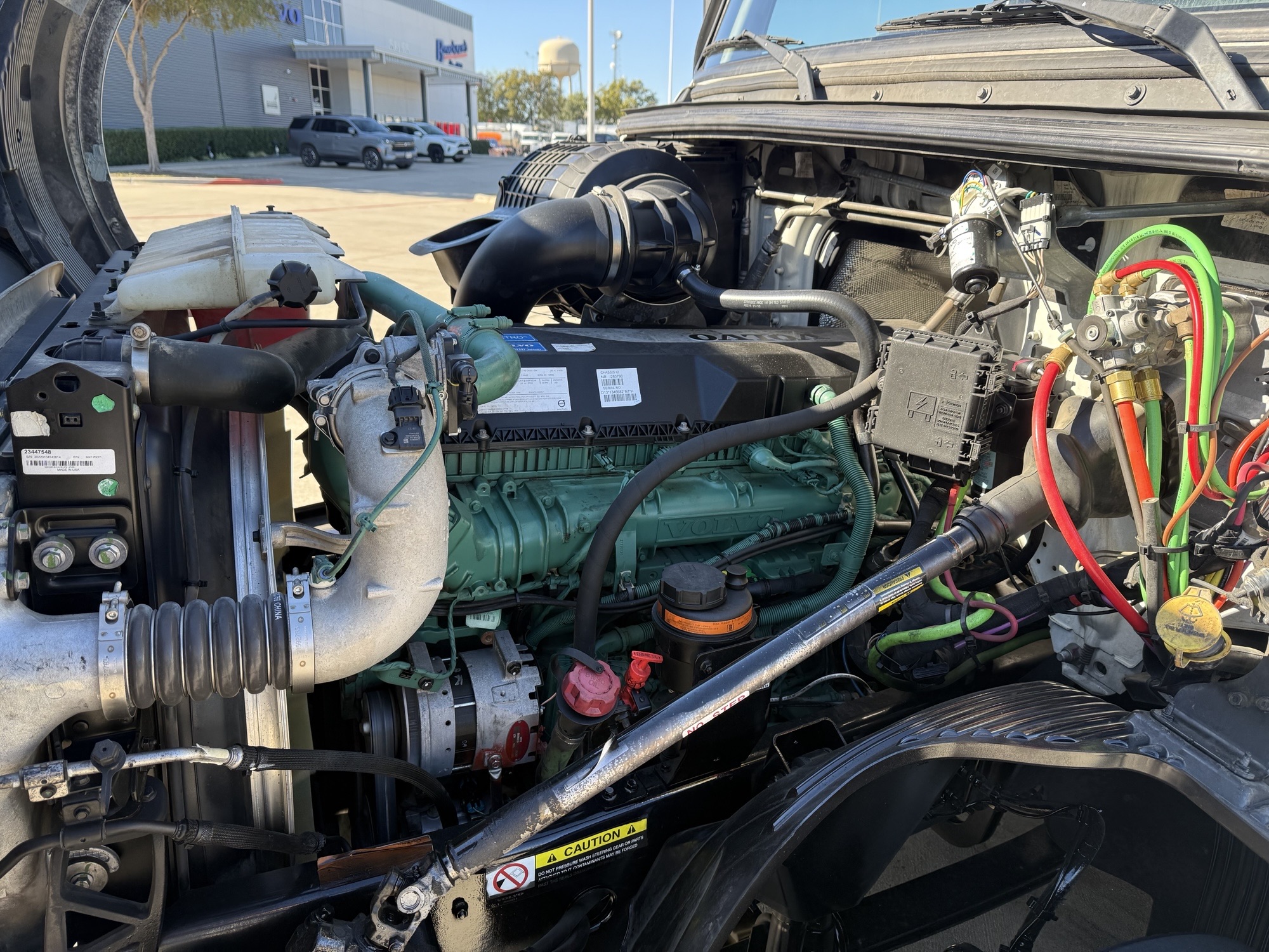 2023 Volvo - image 16