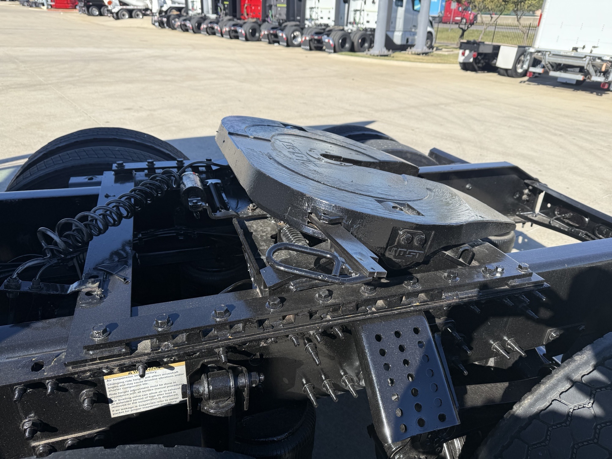 2023 Volvo - image 6