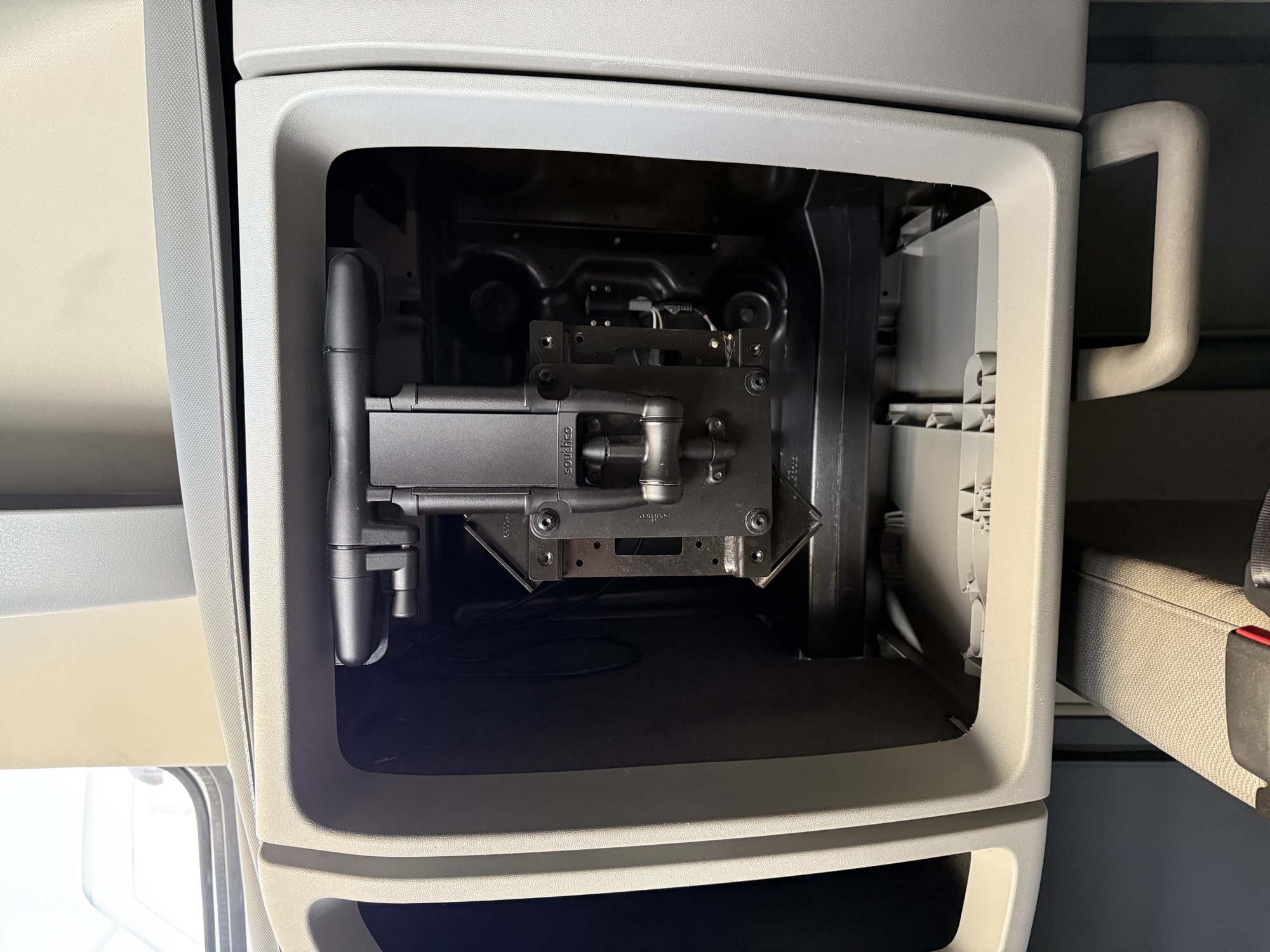 2023 Volvo - image 21