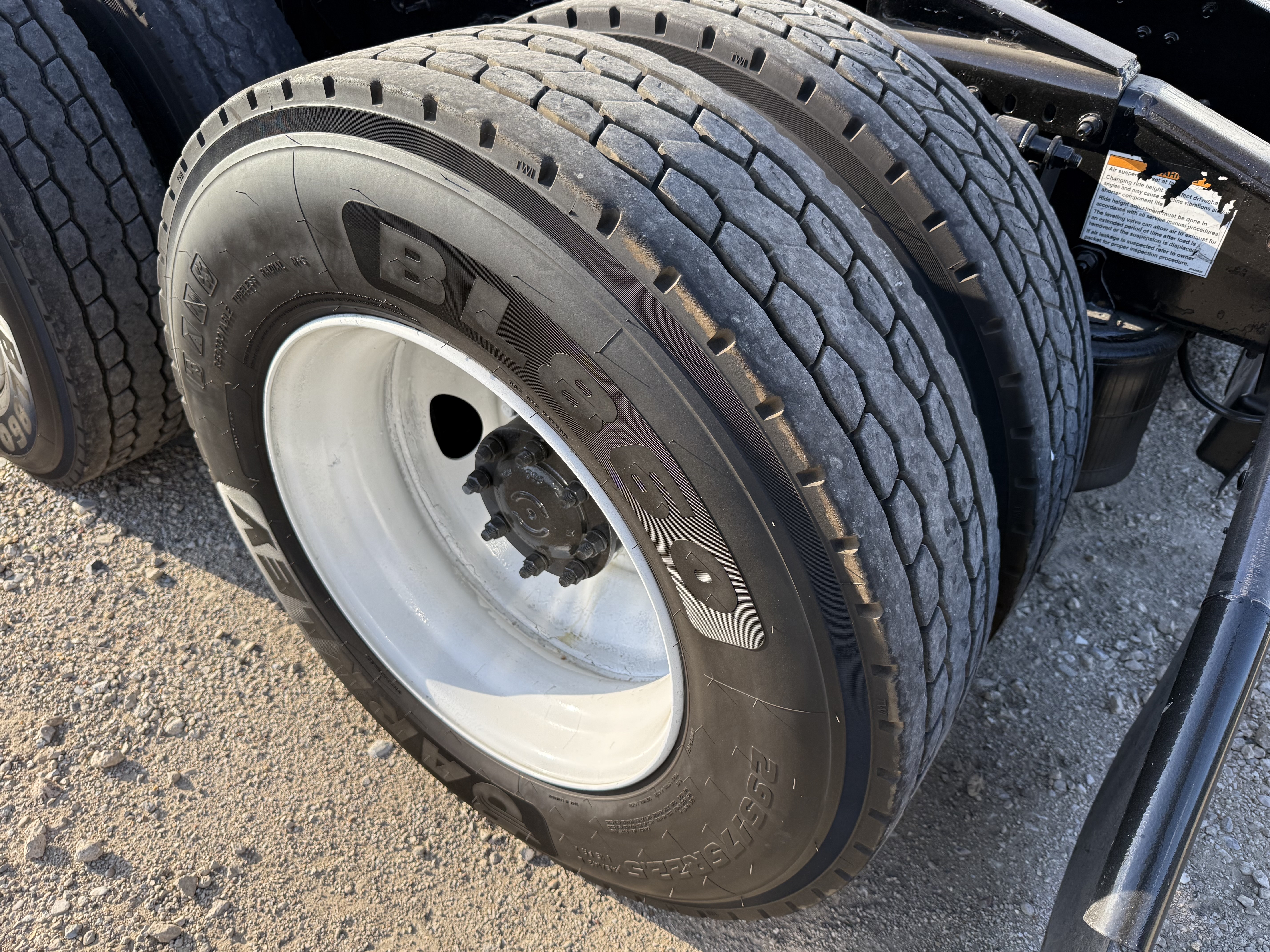 2021 Mack - image 20