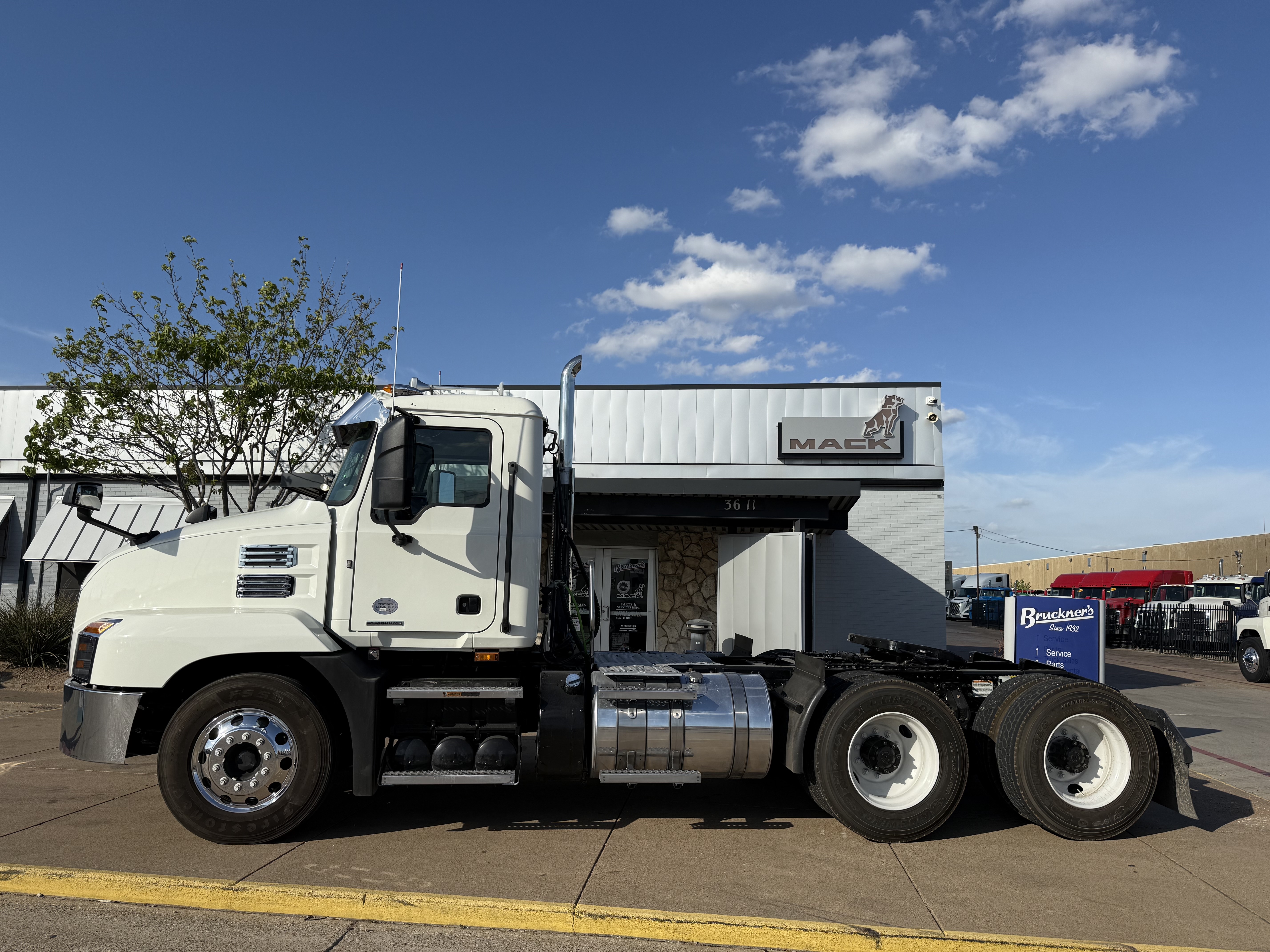 2021 Mack - image 4