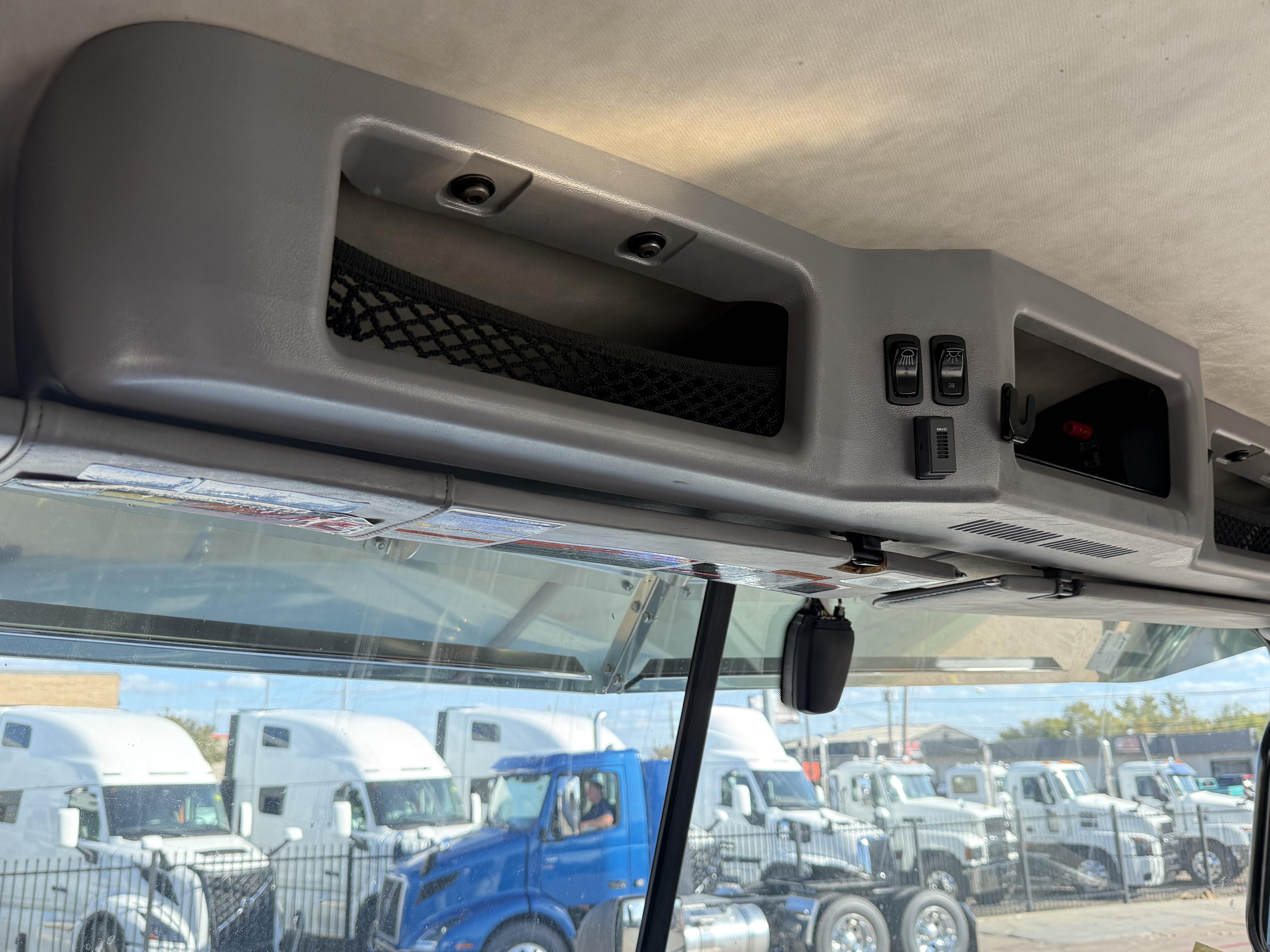 2021 Mack - image 12