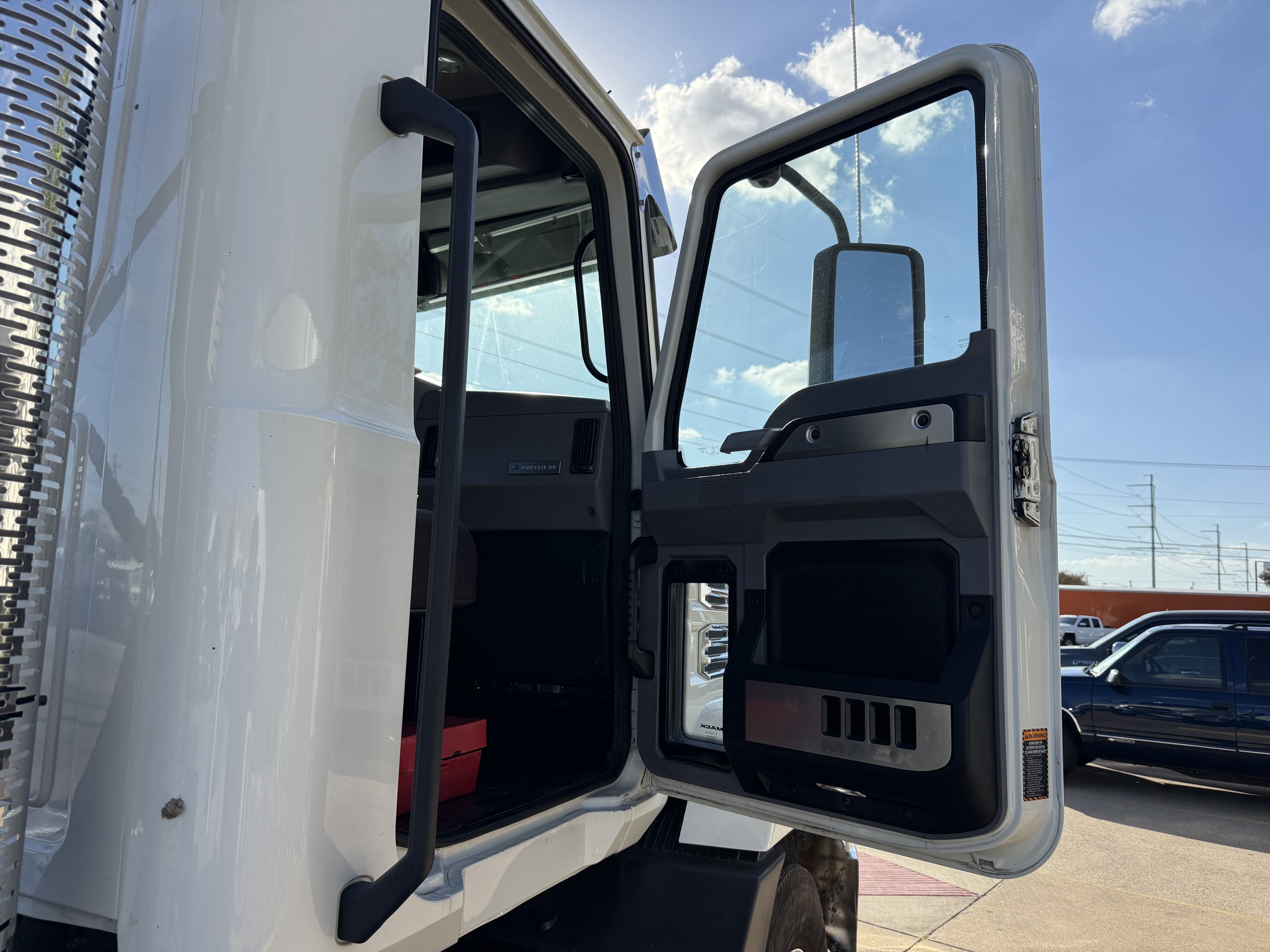 2021 Mack - image 16