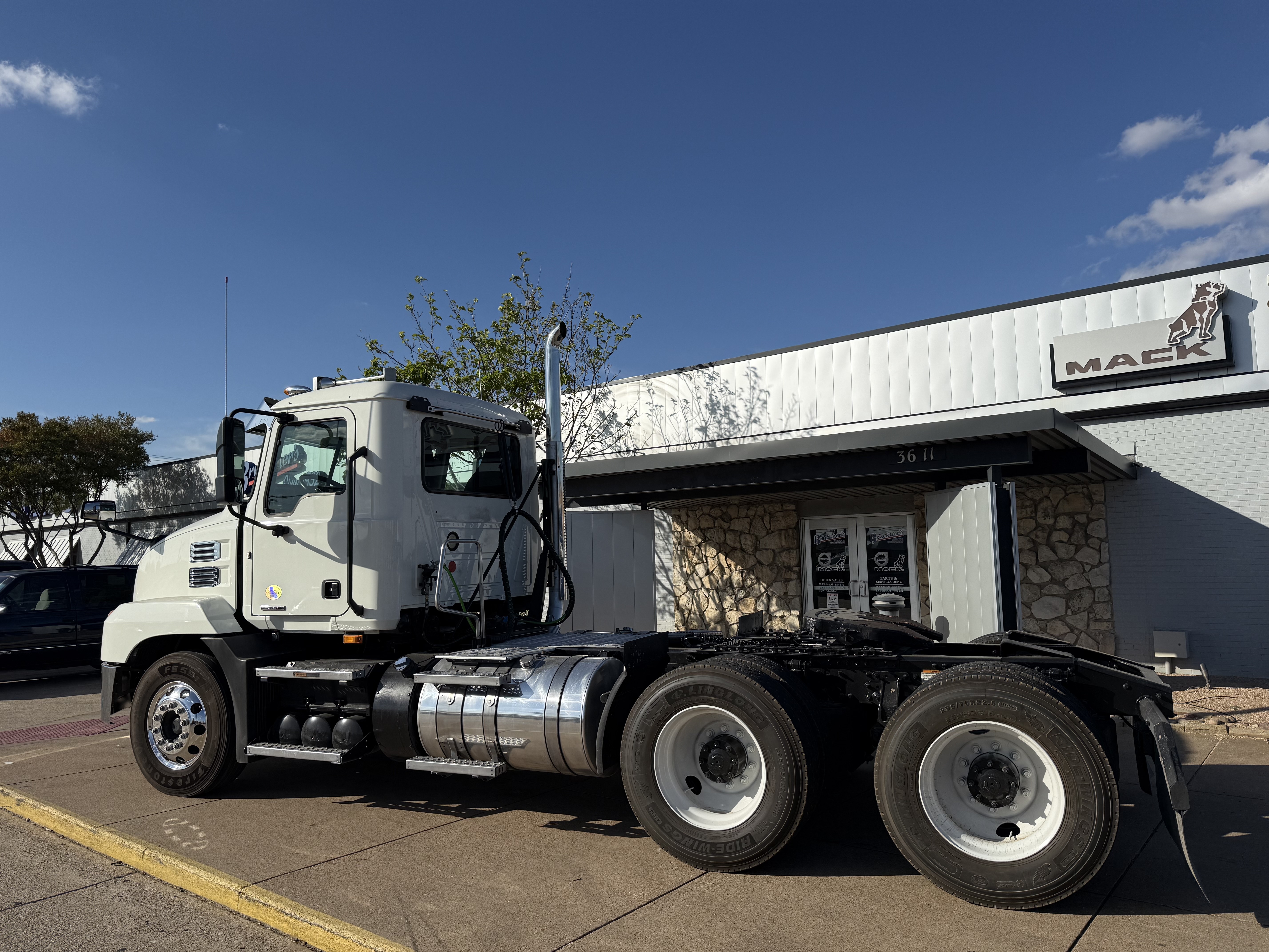 2021 Mack - image 4
