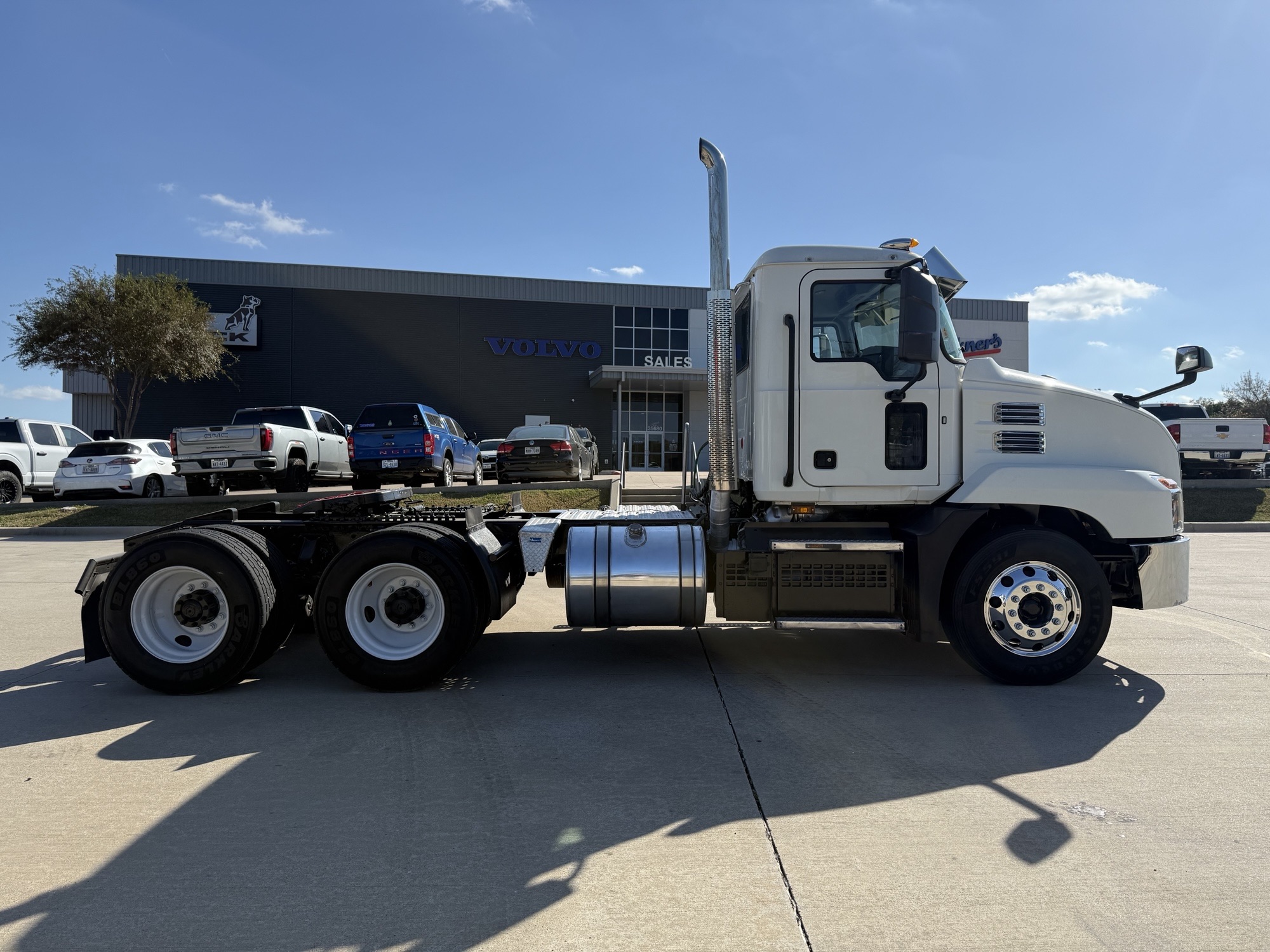 2020 Mack - image 11