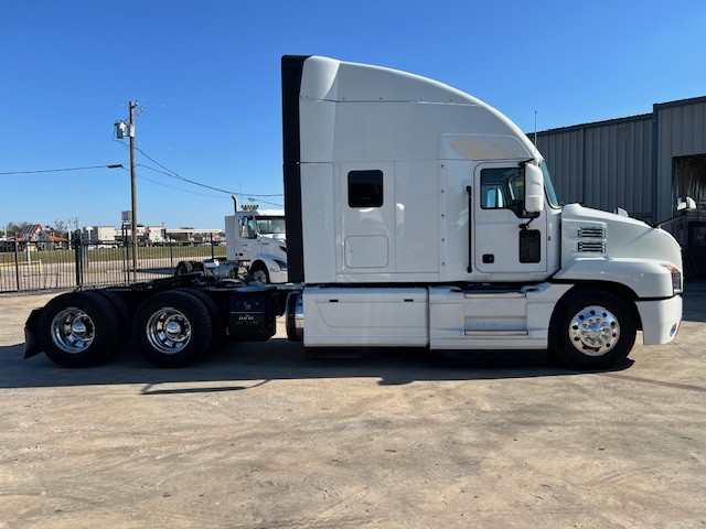 2019 Mack - image 4