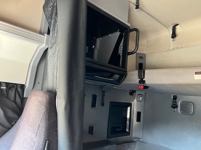 2019 Mack - image 19