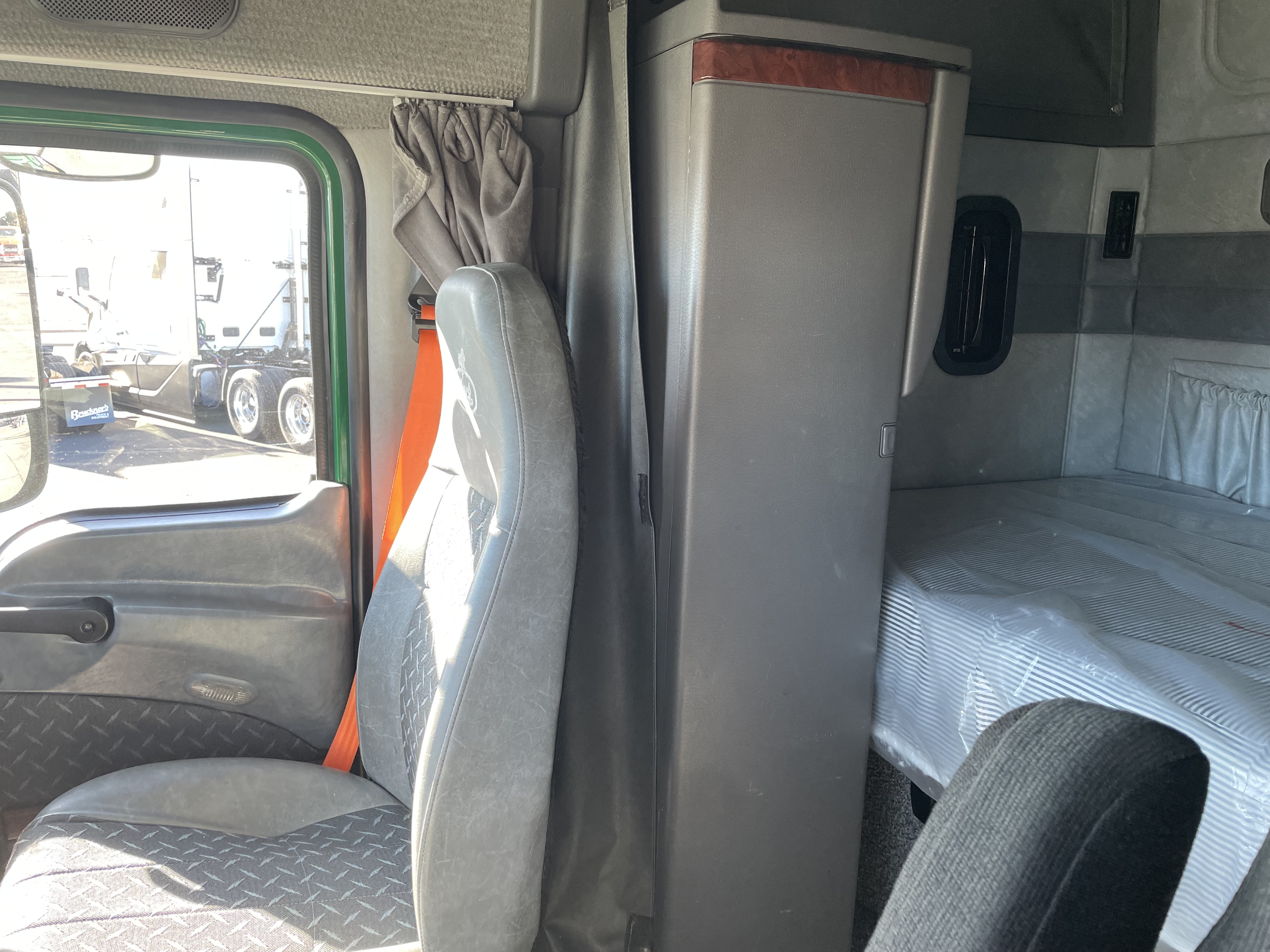 2018 Mack - image 13