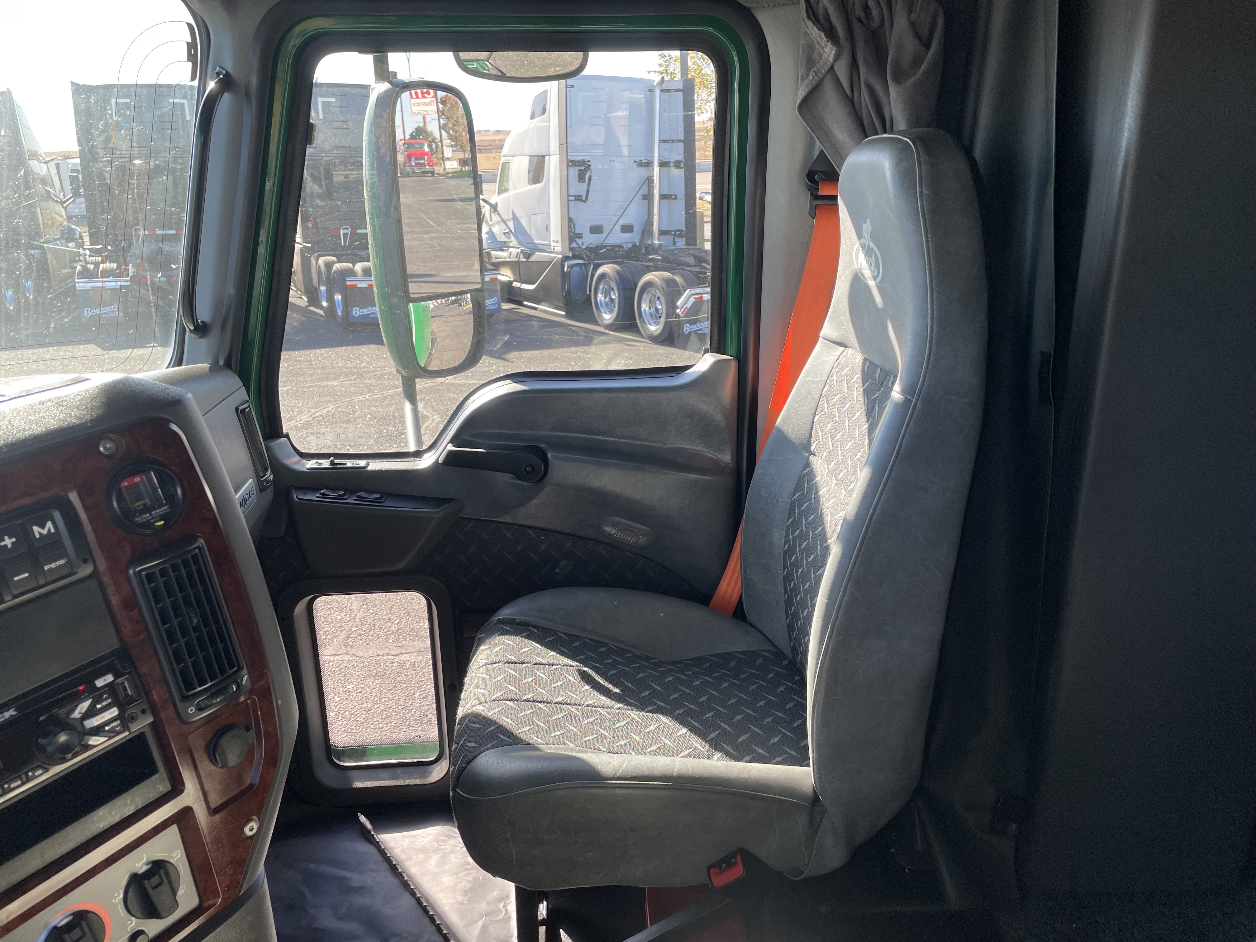 2018 Mack - image 12