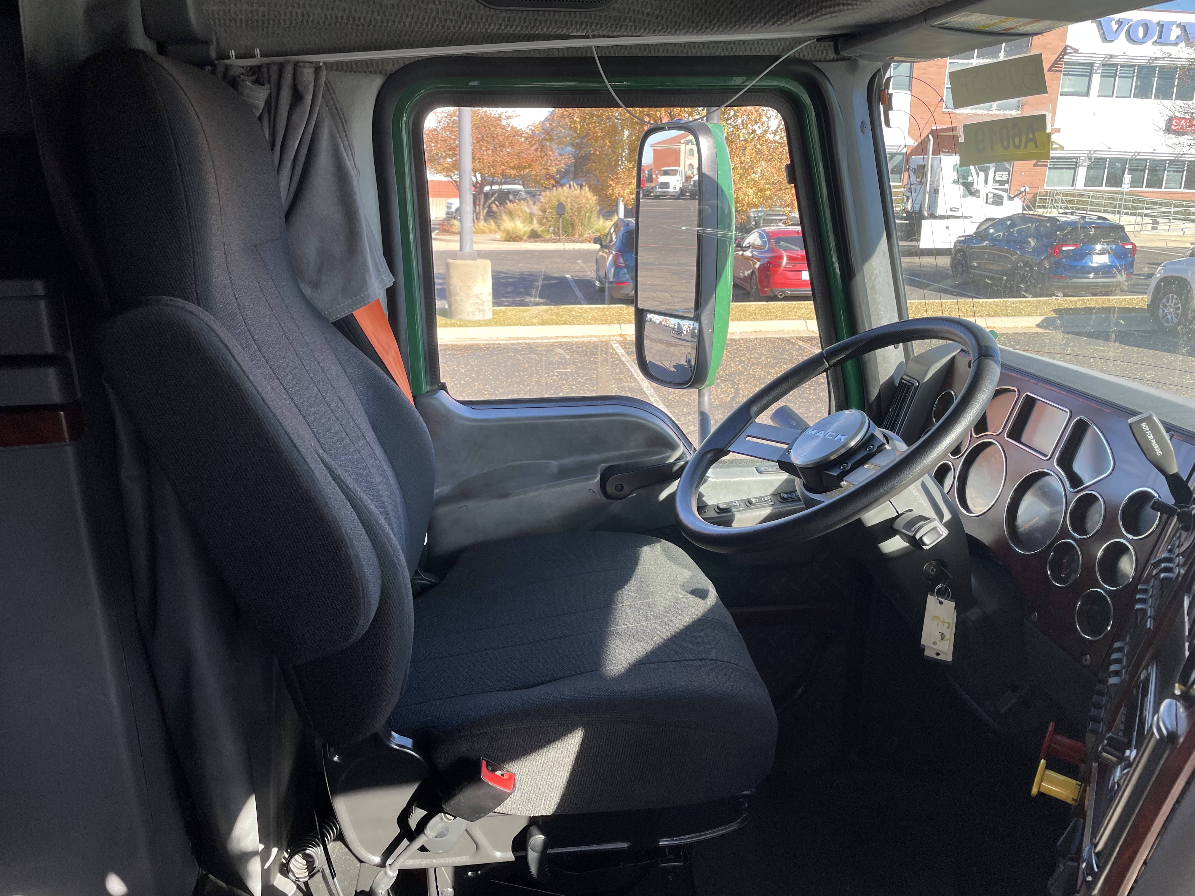 2018 Mack - image 10