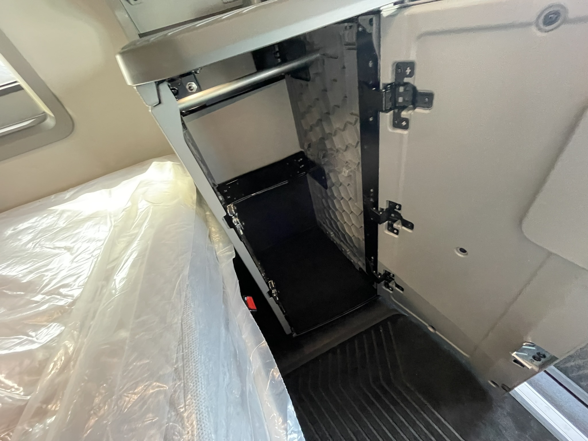 2026 Volvo - image 28