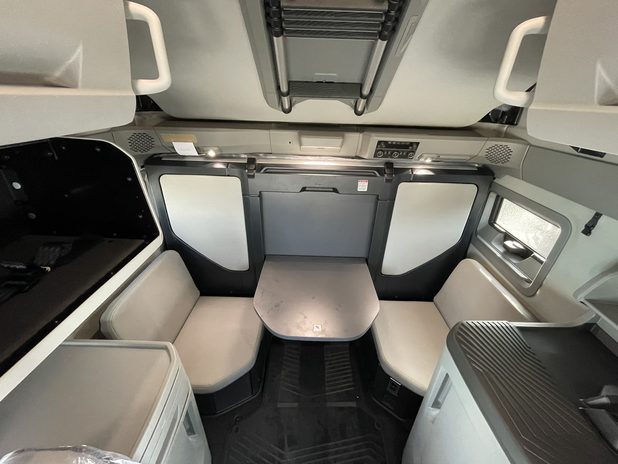 2026 Volvo - image 19