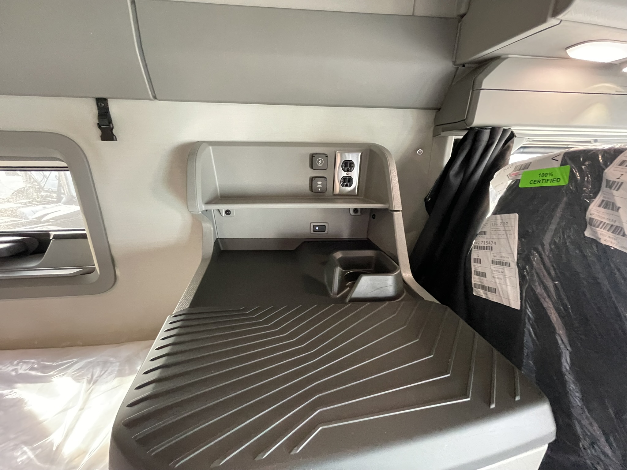 2026 Volvo - image 27