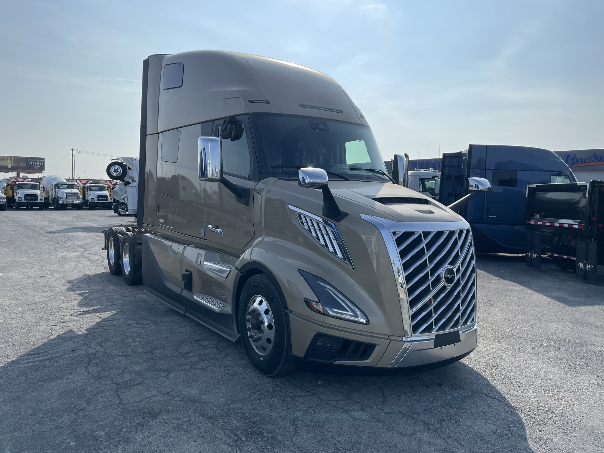 2026 Volvo - image 3