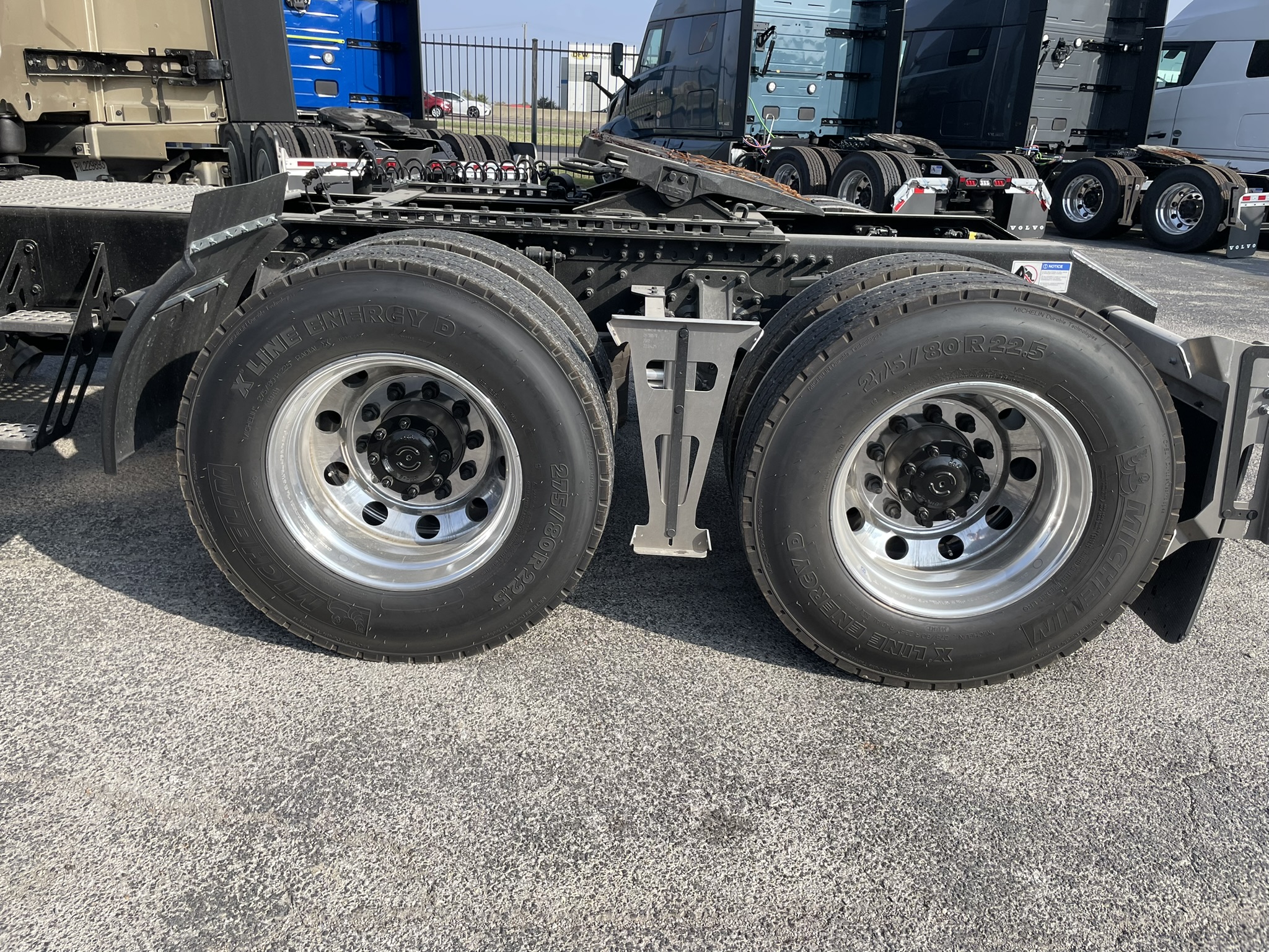 2026 Volvo - image 9