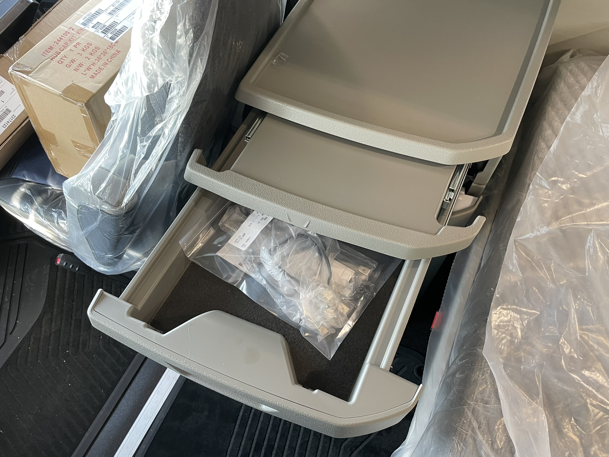 2026 Volvo - image 24