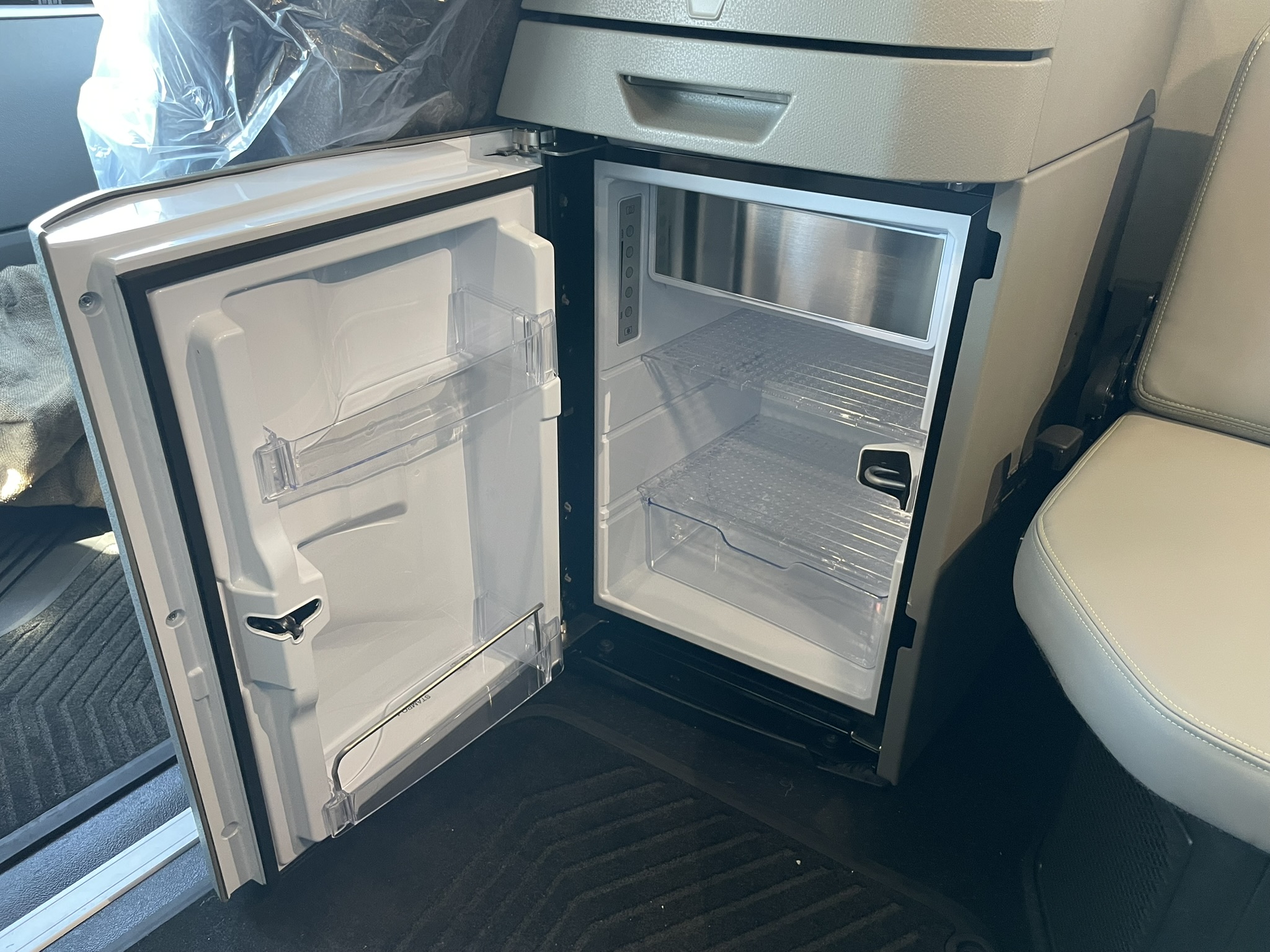 2026 Volvo - image 21