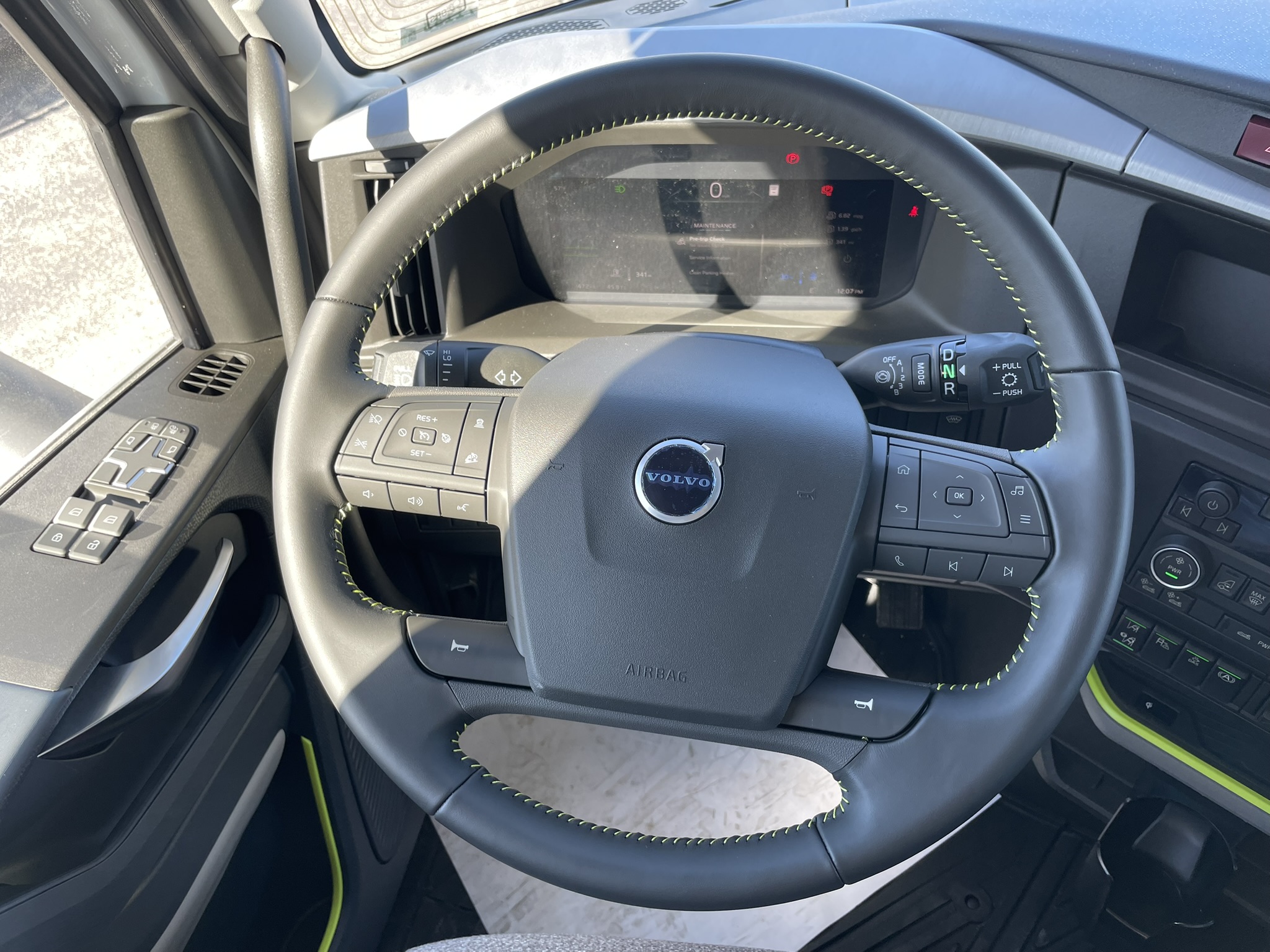 2026 Volvo - image 14