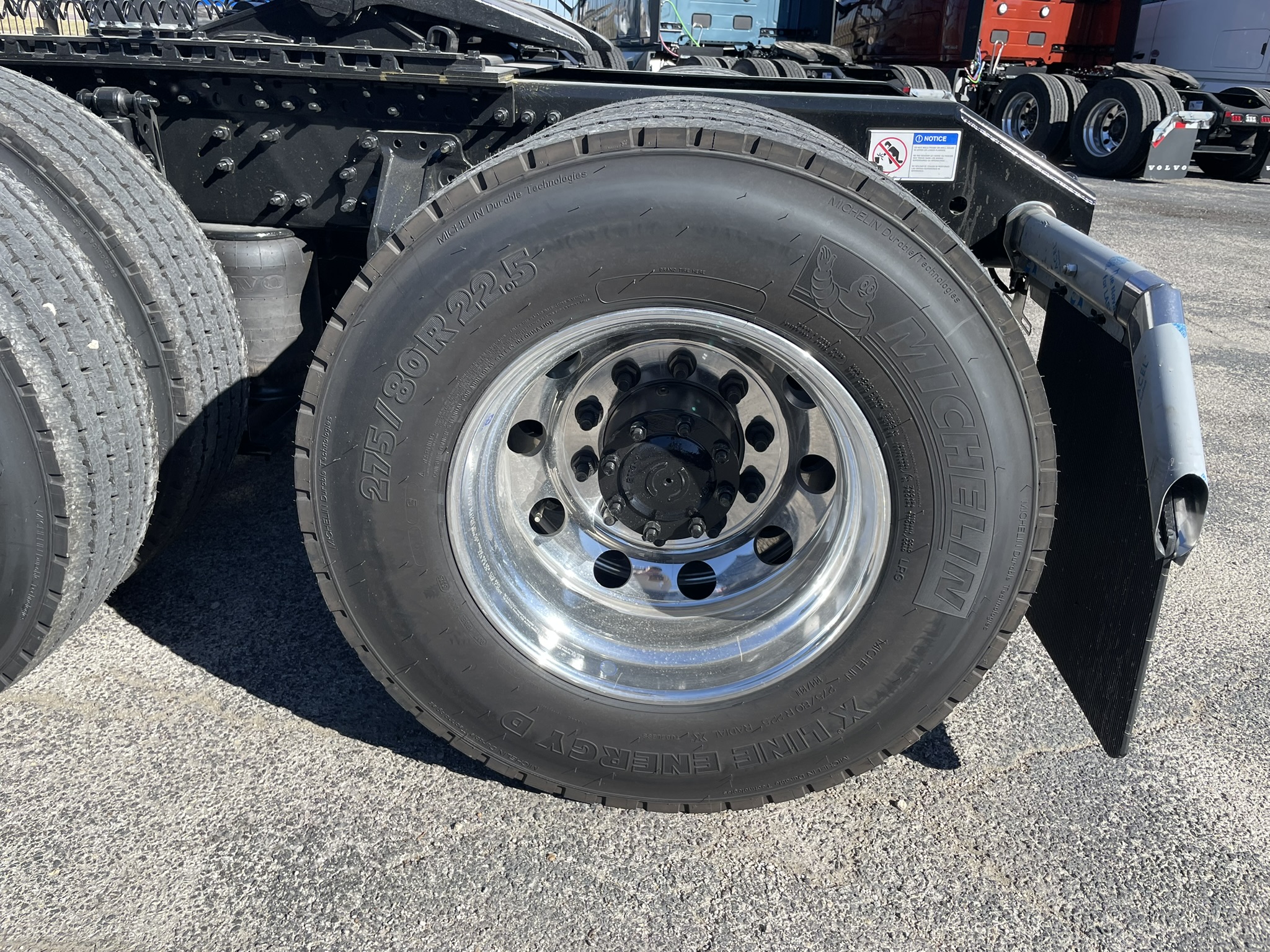 2026 Volvo - image 11