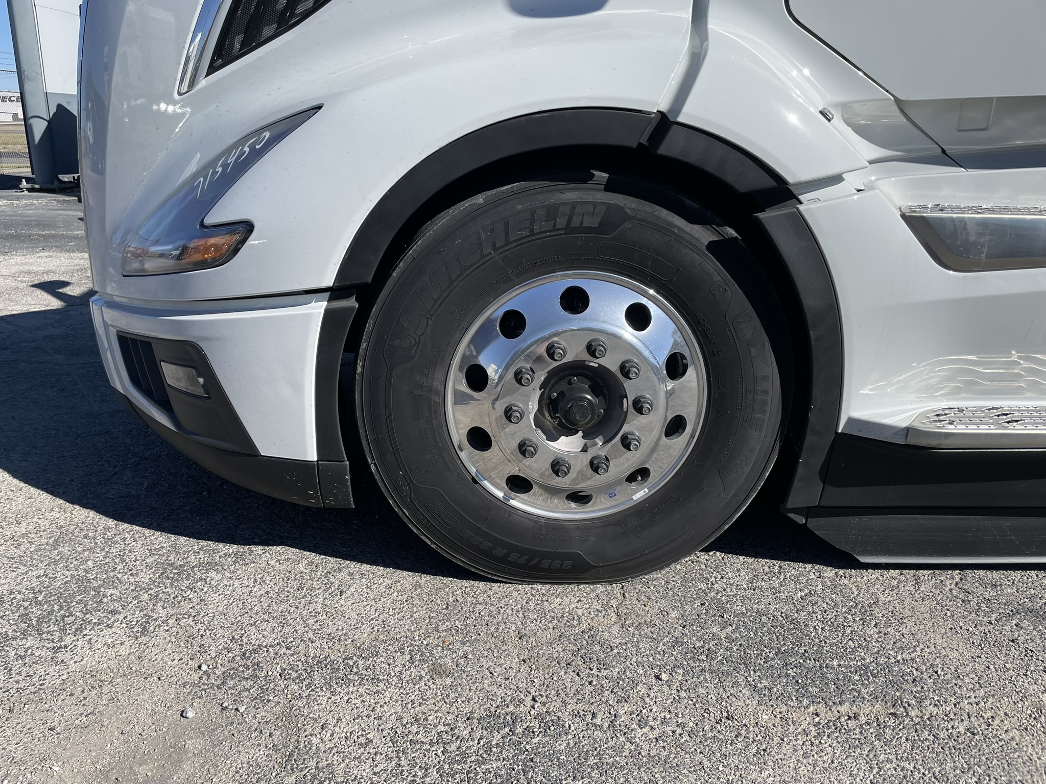 2026 Volvo - image 12