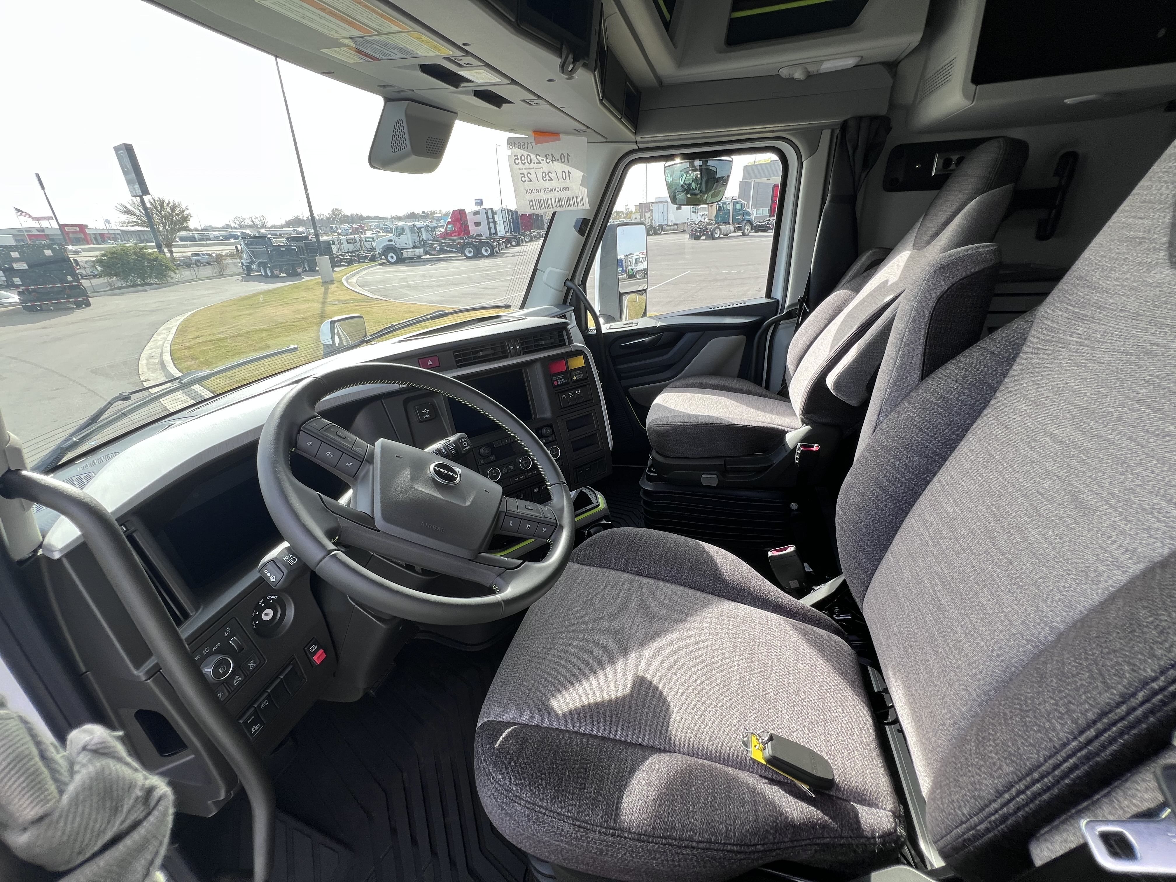 2026 Volvo - image 13