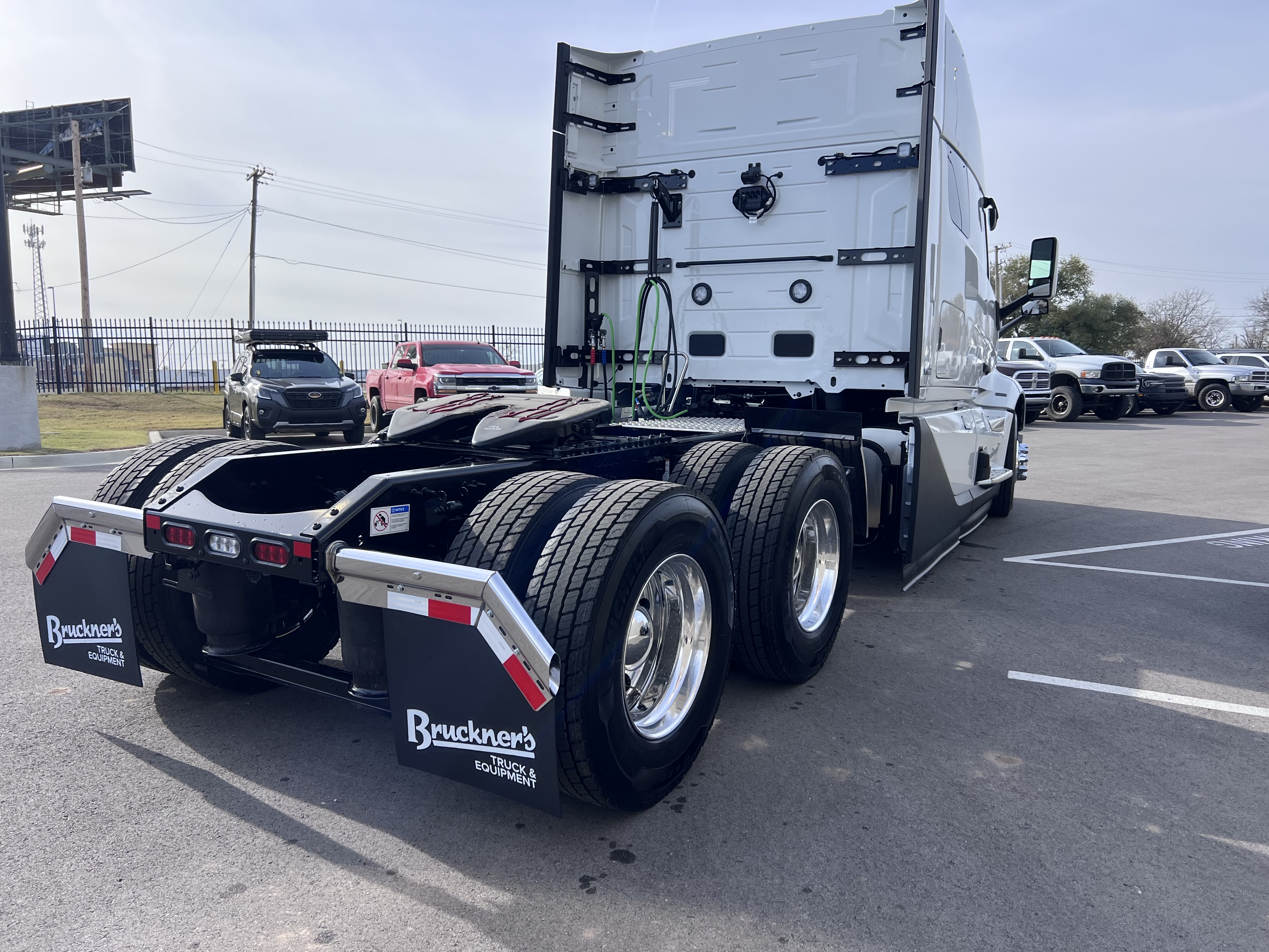 2026 Volvo - image 7