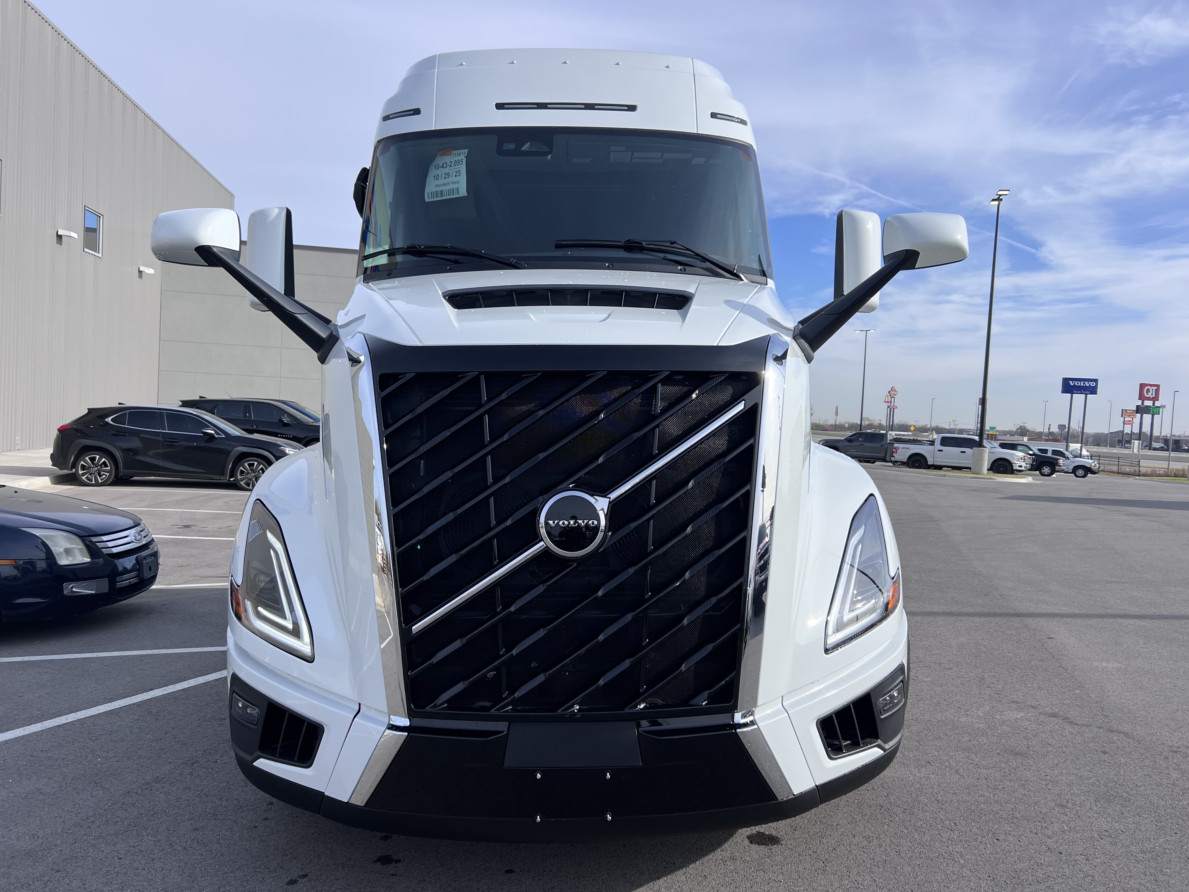 2026 Volvo - image 10