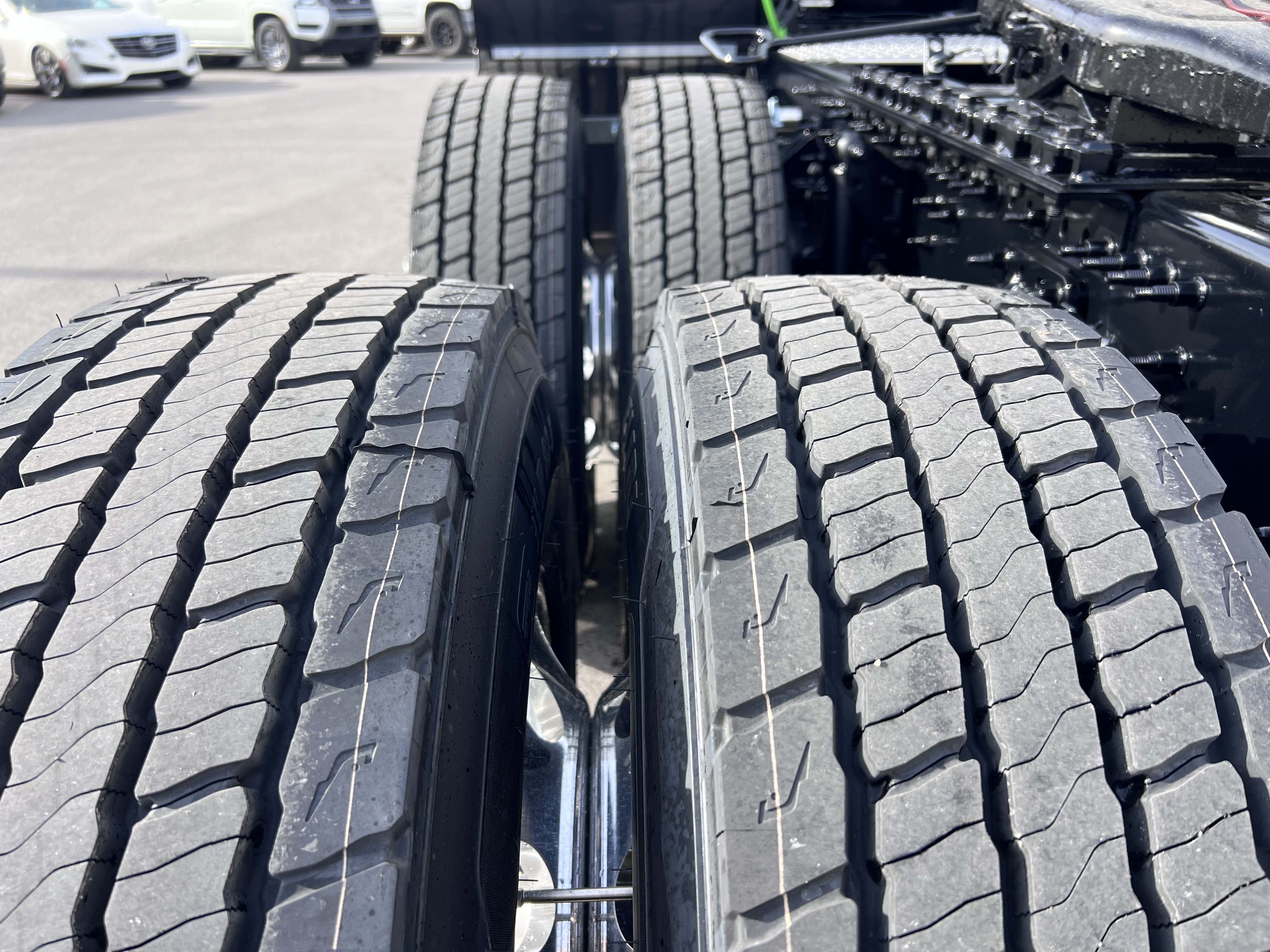 2026 Volvo - image 4