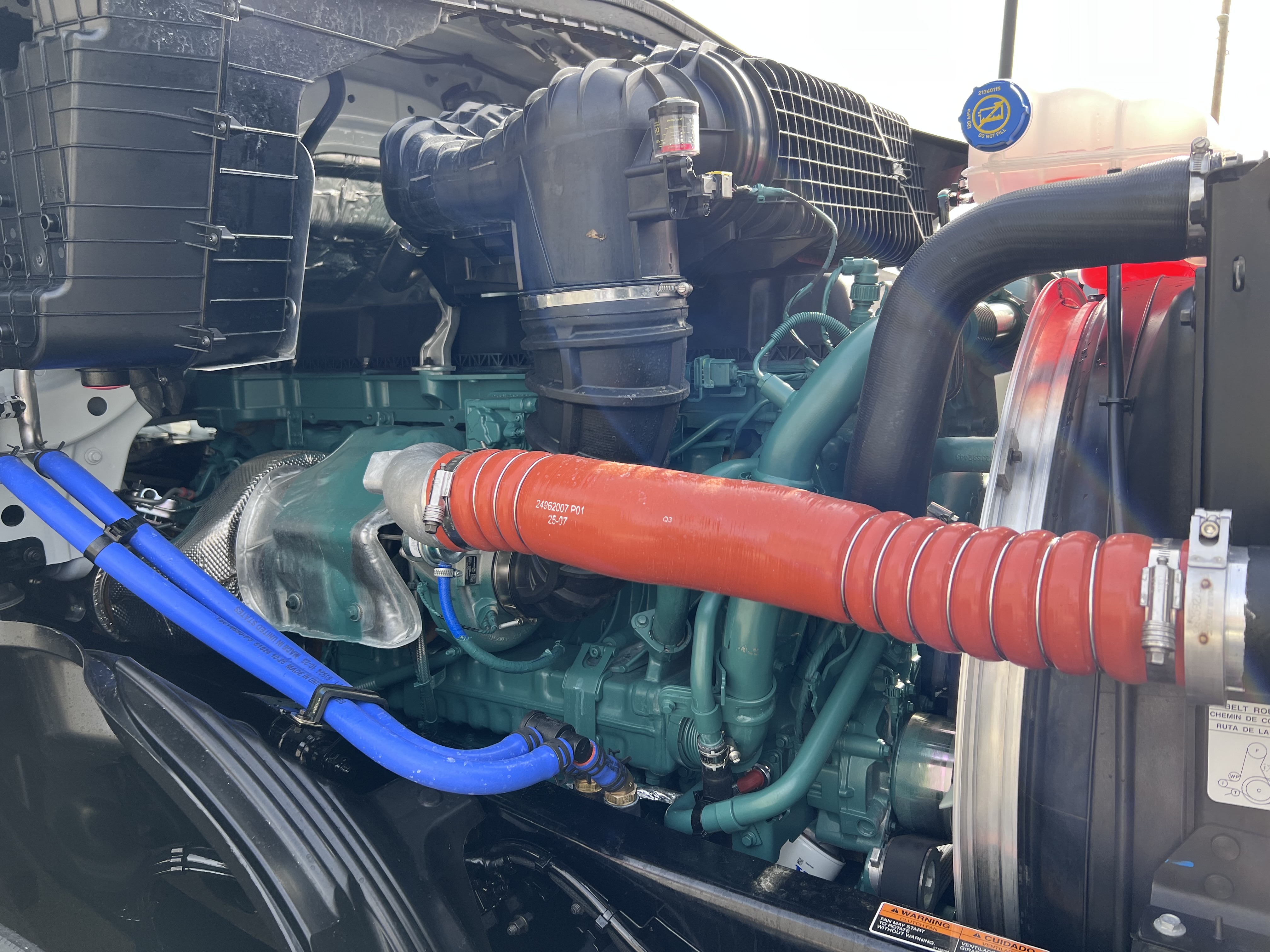 2026 Volvo - image 12