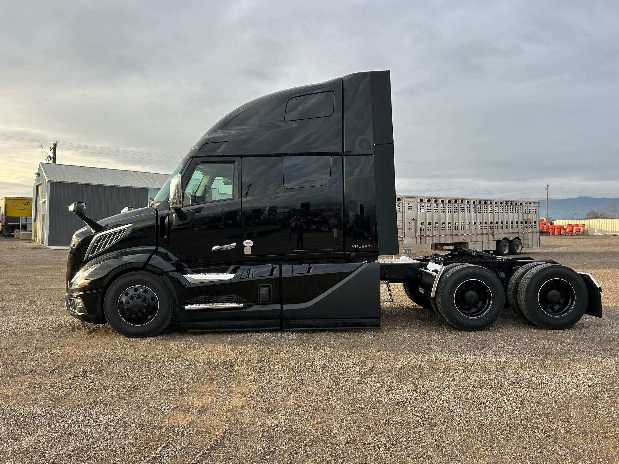 2026 Volvo - image 7